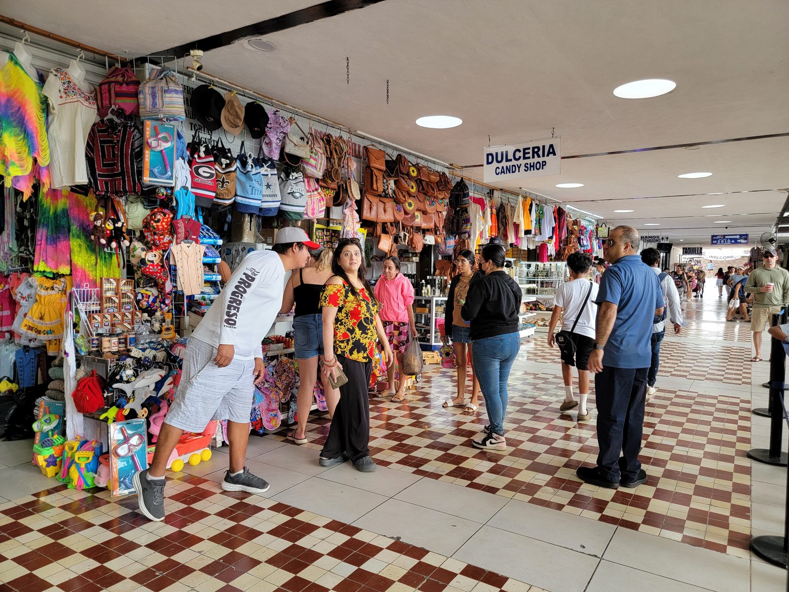 Souvenir stalls at the Progreso cruise terminal