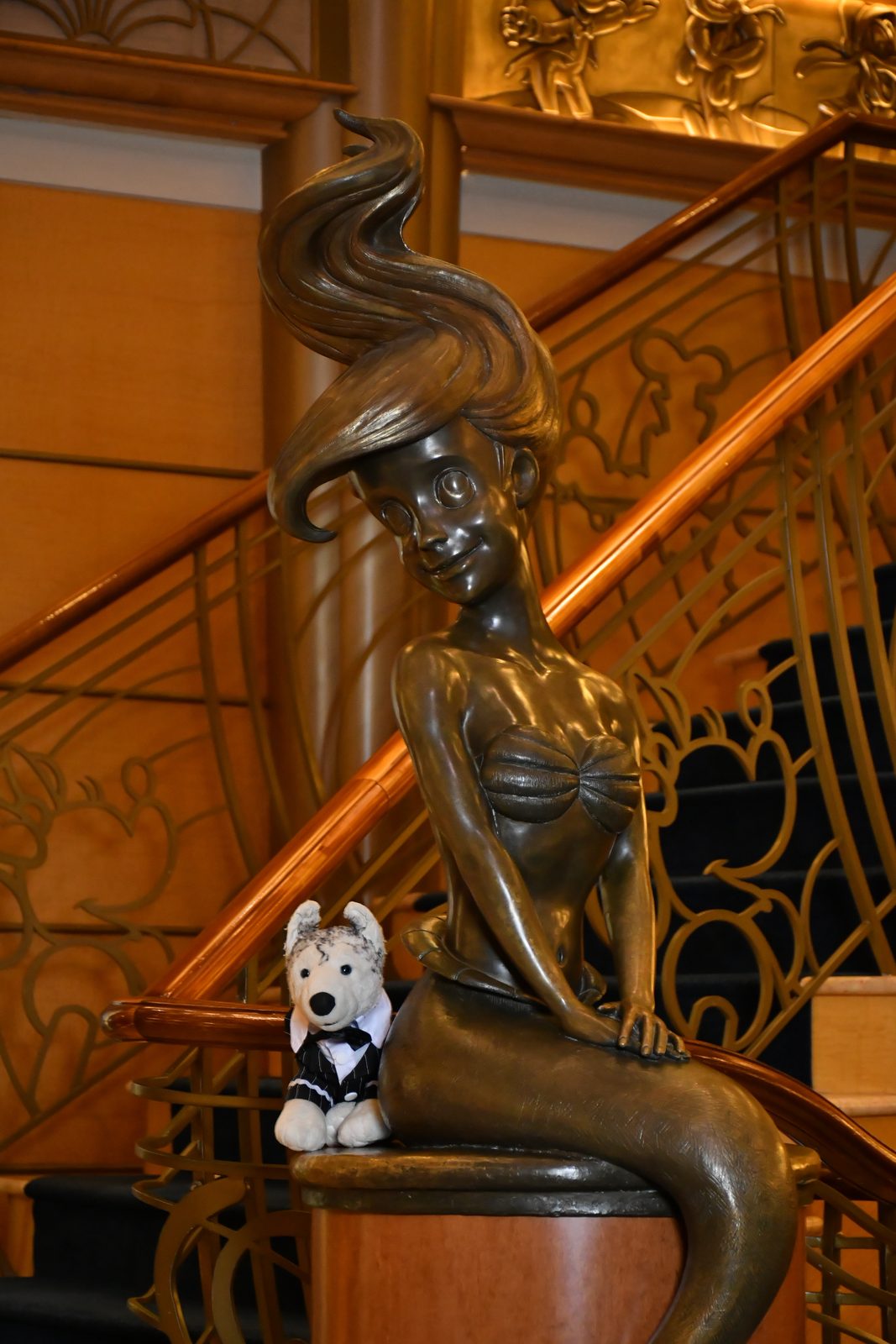 Bob on the Ariel statue on the Wonder