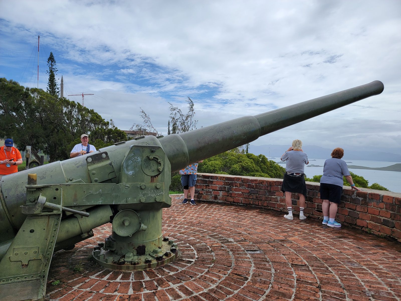 One of Ouen Toro's old coastal guns