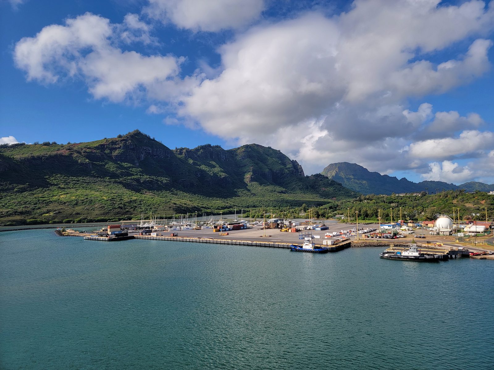 Nawiliwili harbor from the ship