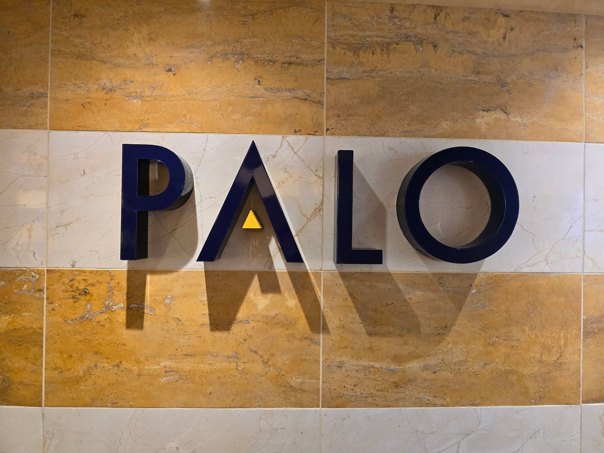 The Palo sign on the Magic