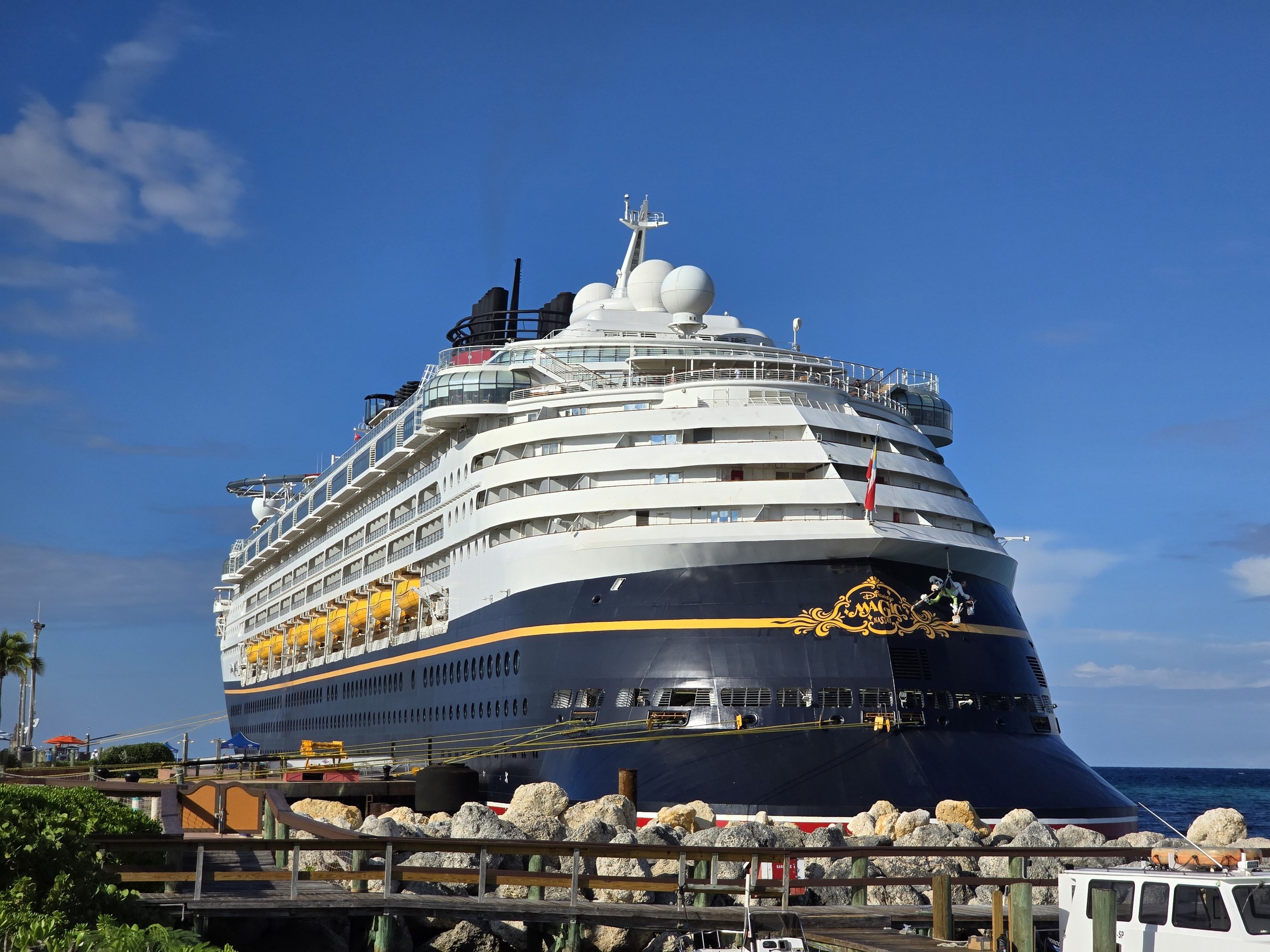 The bow from the Castaway Cay pier