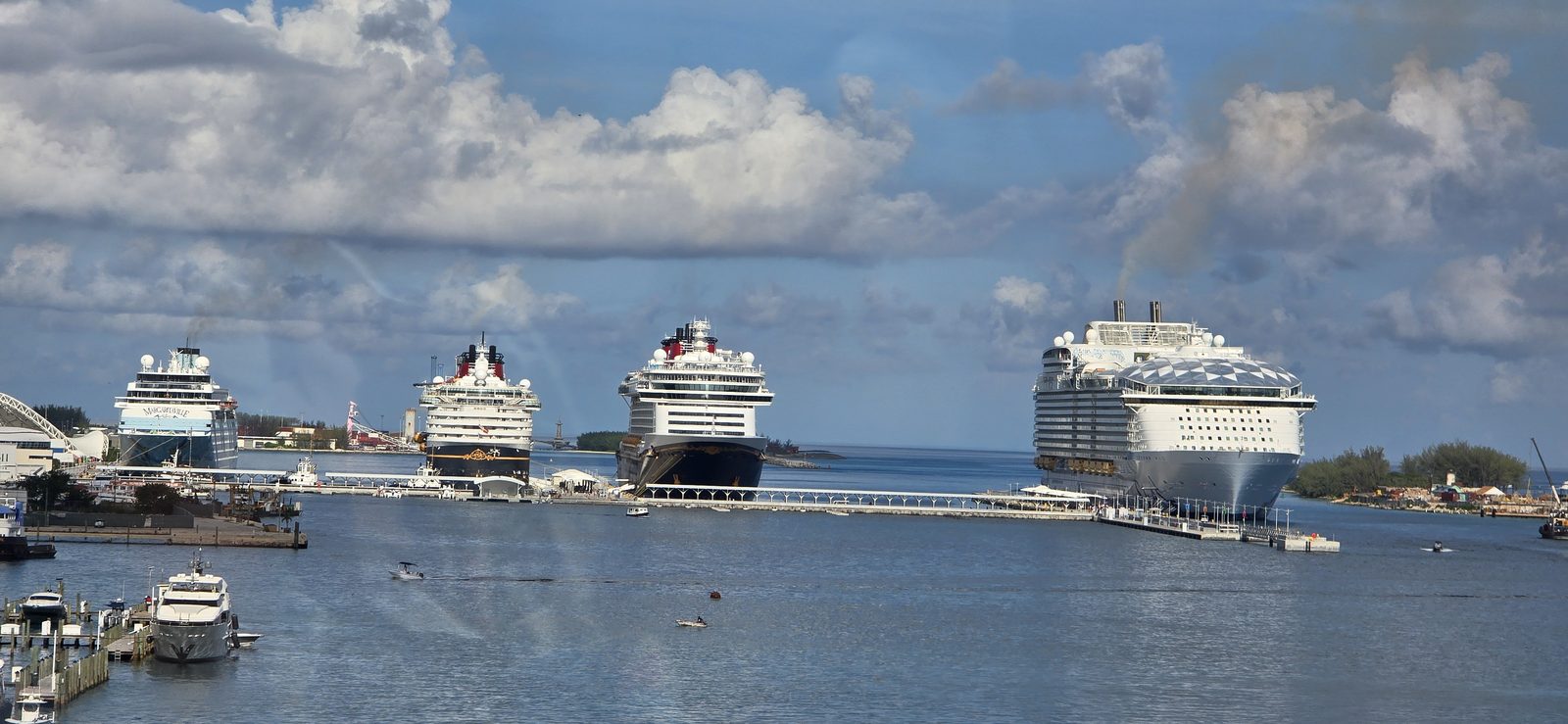 Ships lined up at the Nassau pier