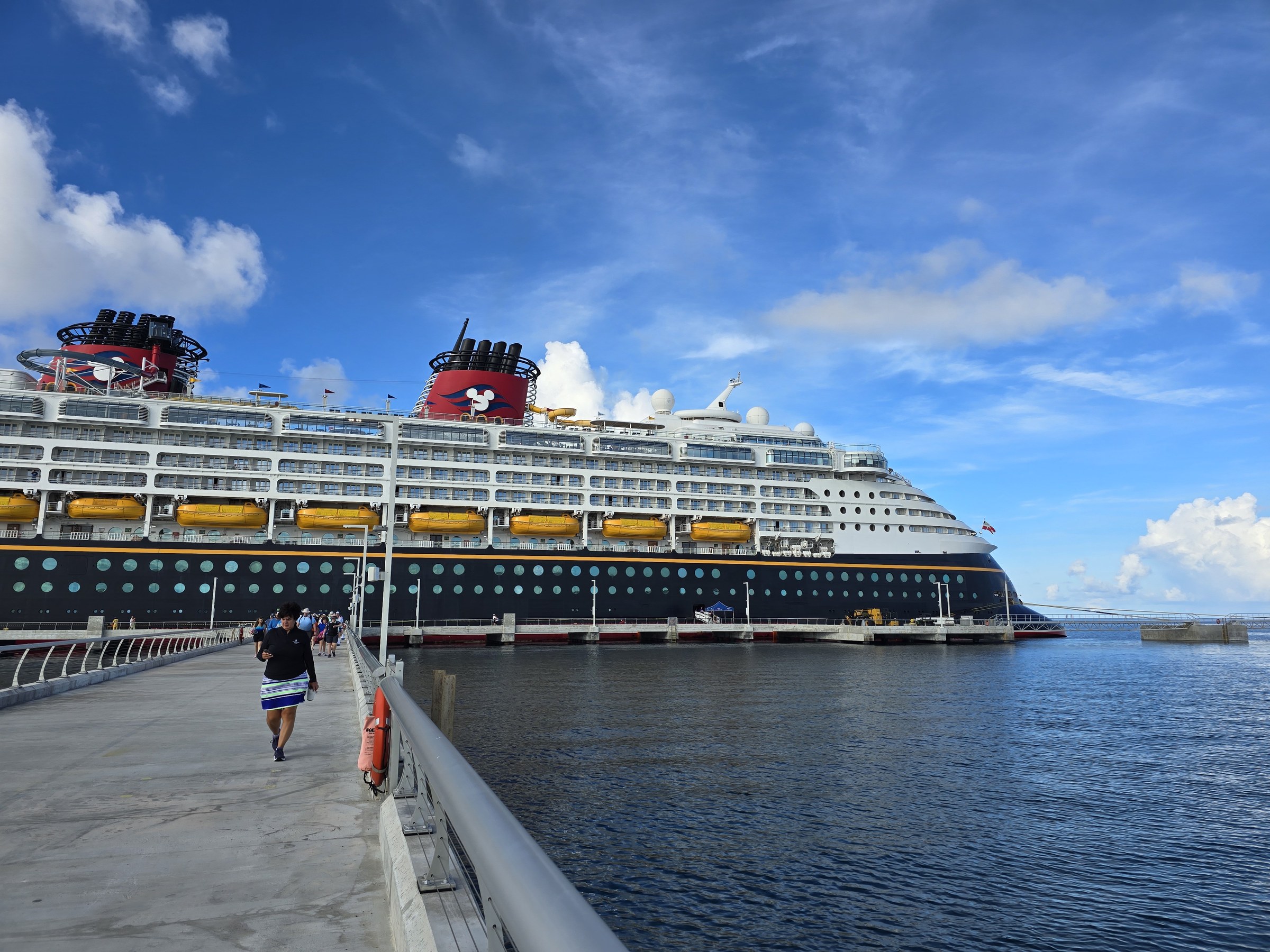 The ship from the long pier at Lookout Cay