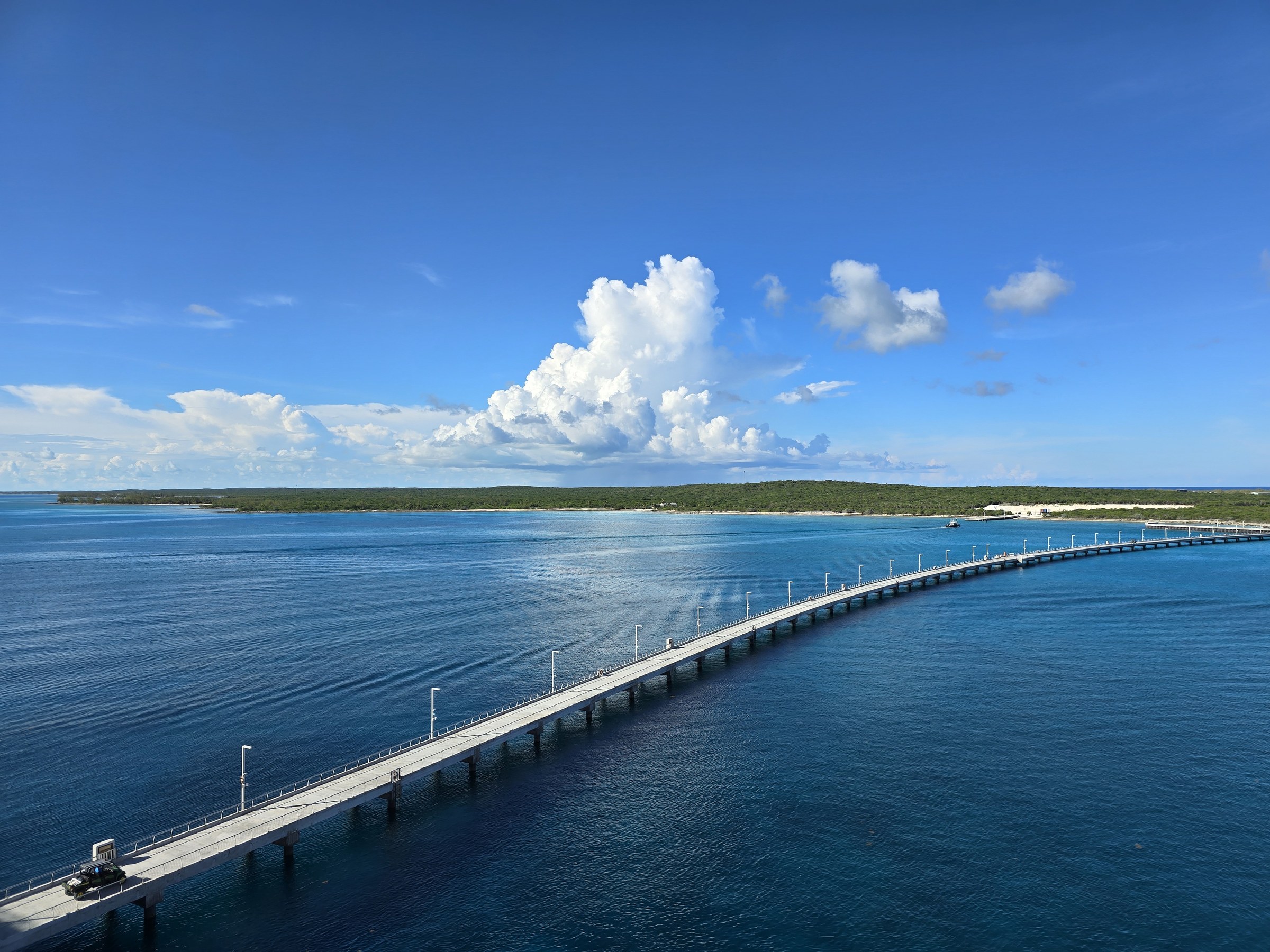 The pier stretching back to Lookout Cay as we left
