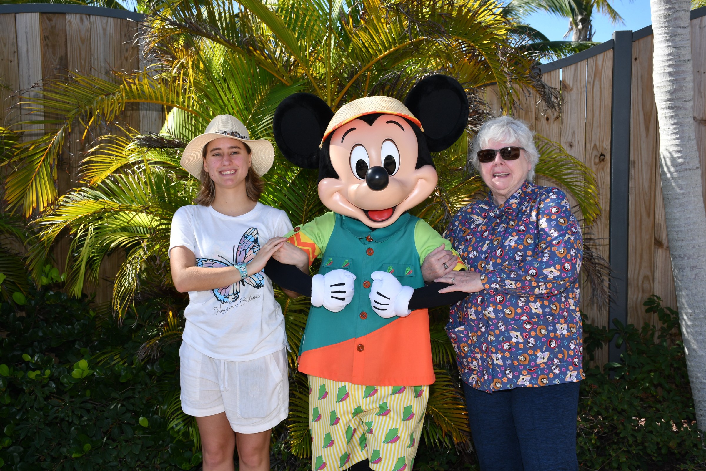 Lisa, Mickey Mouse in his Lookout Cay outfit & Donna