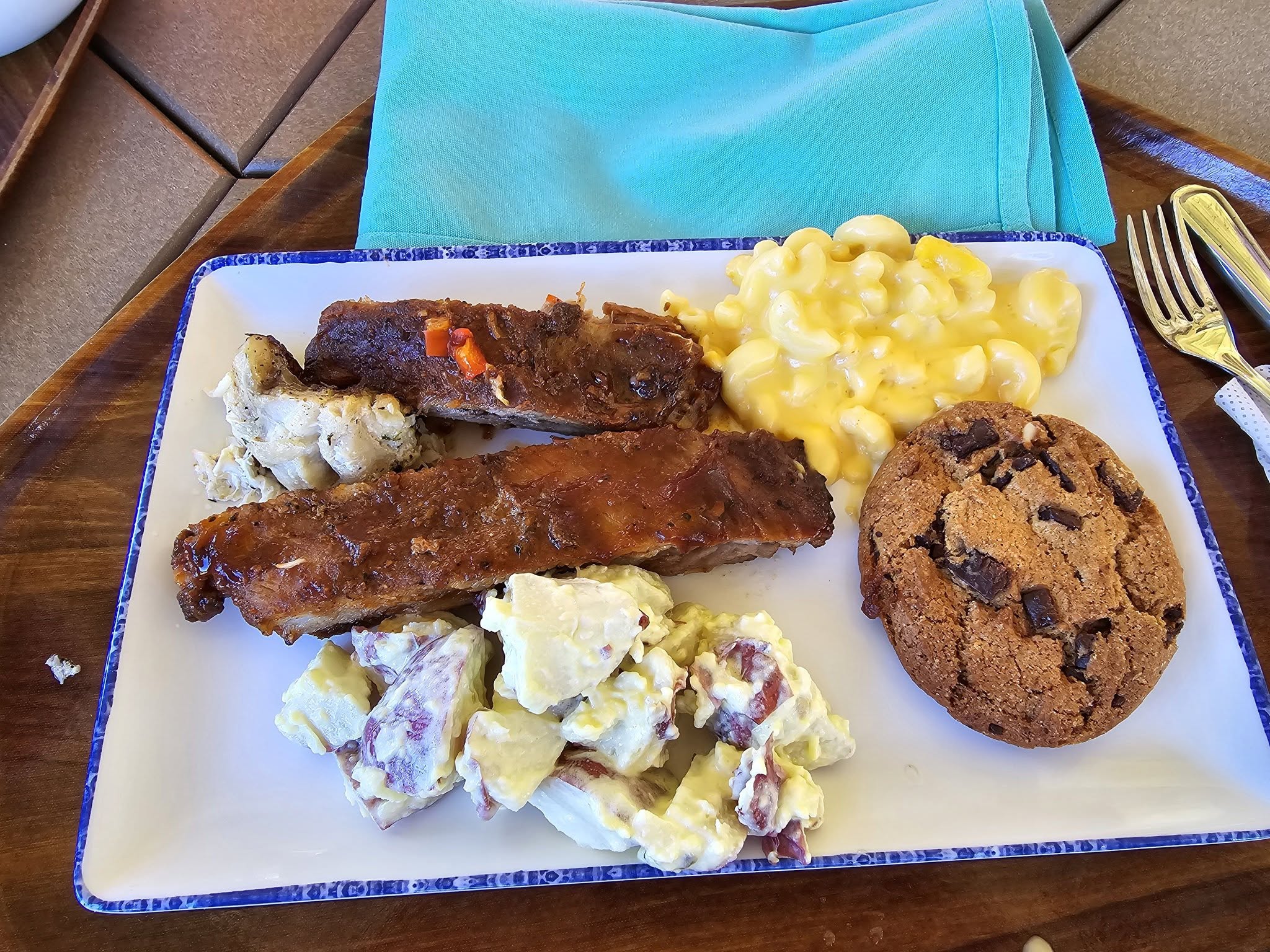 Lunch at True-True 2 BBQ on Lookout Cay