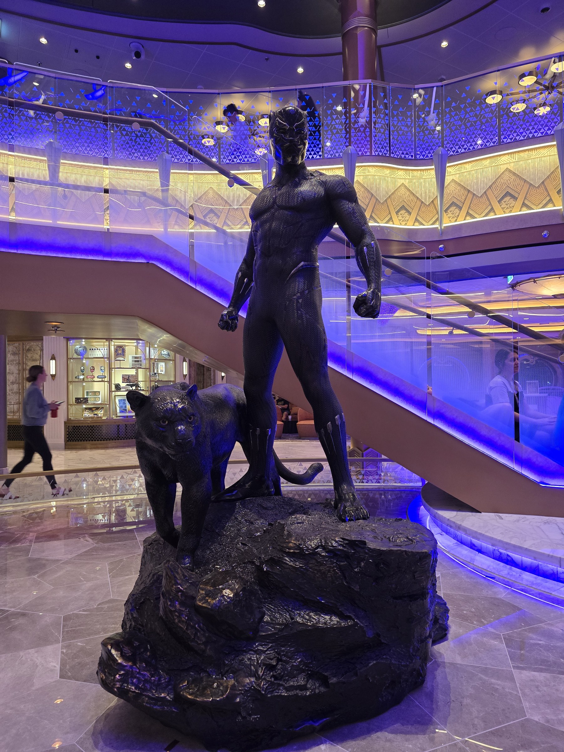 The Black Panther statue in the Grand Hall at night