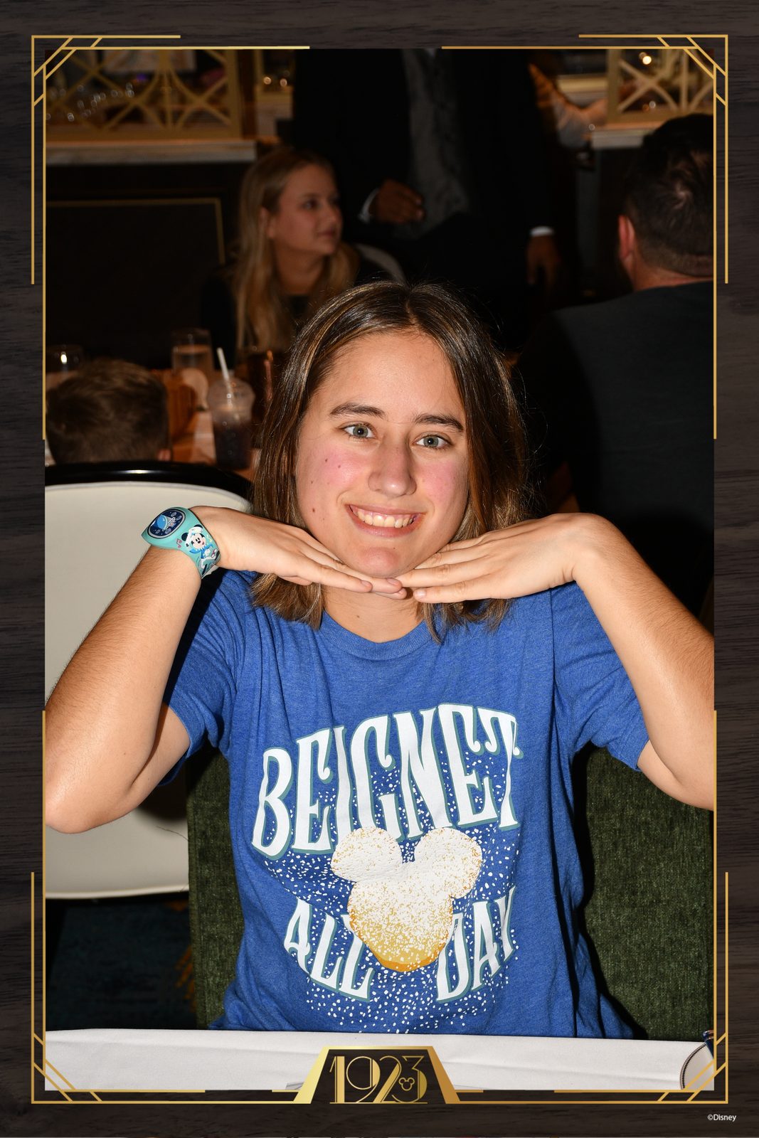 Lisa at dinner in her Beignet shirt
