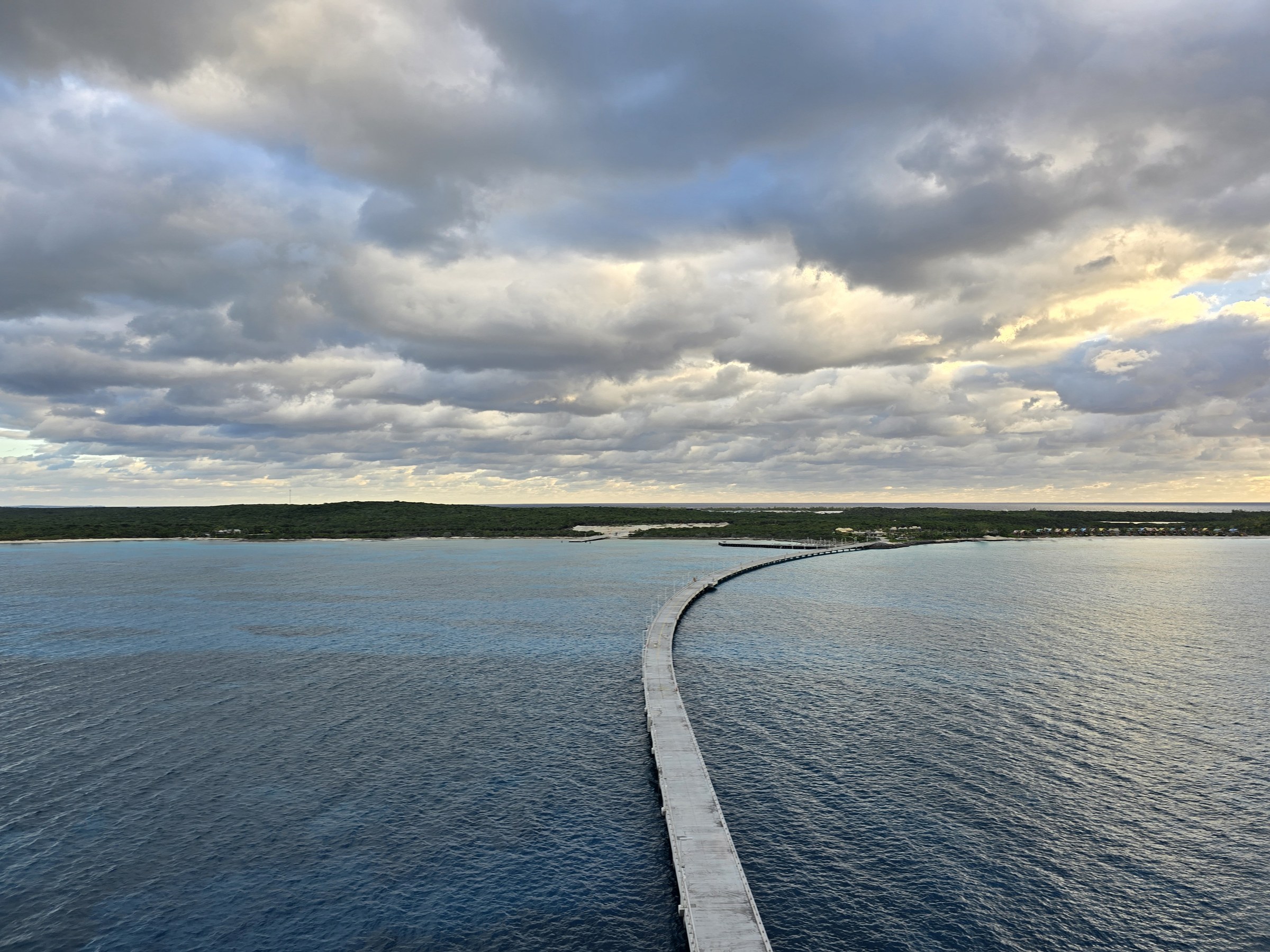 Coming in to Lookout Cay under a grey sky