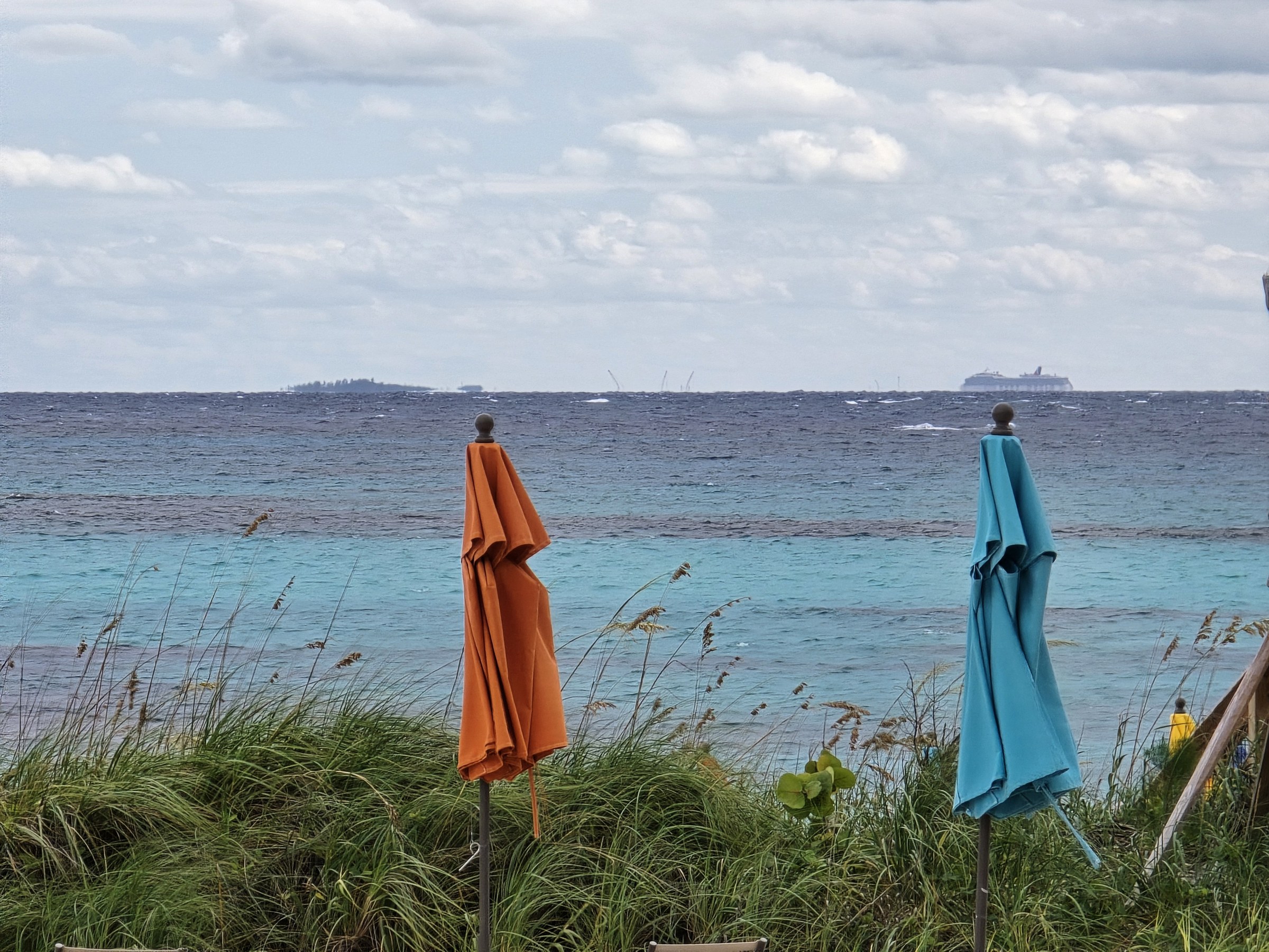 A windy day on the beach at Lookout Cay
