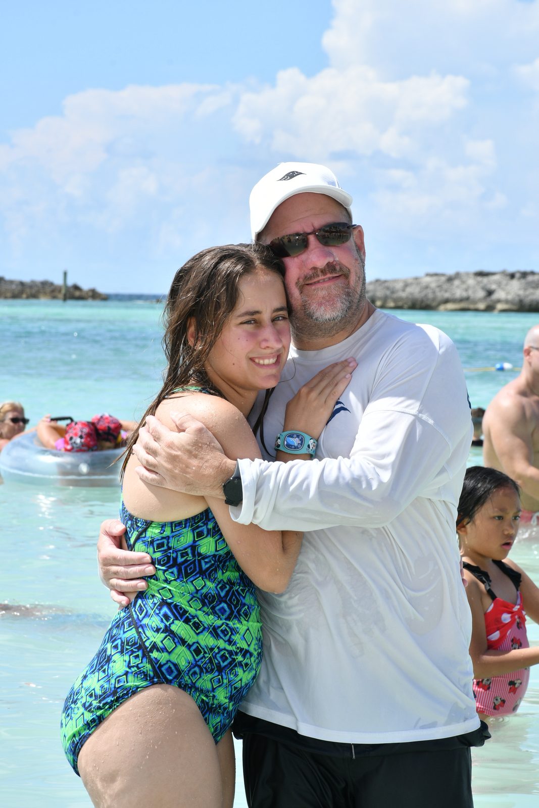 A hug in the shallow water