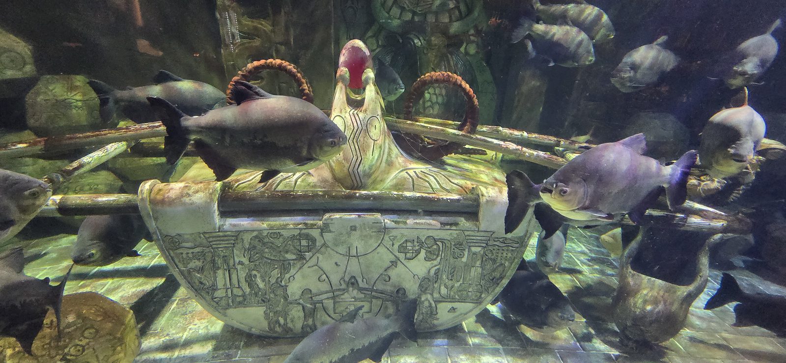 Ruins Lagoon aquarium at Atlantis