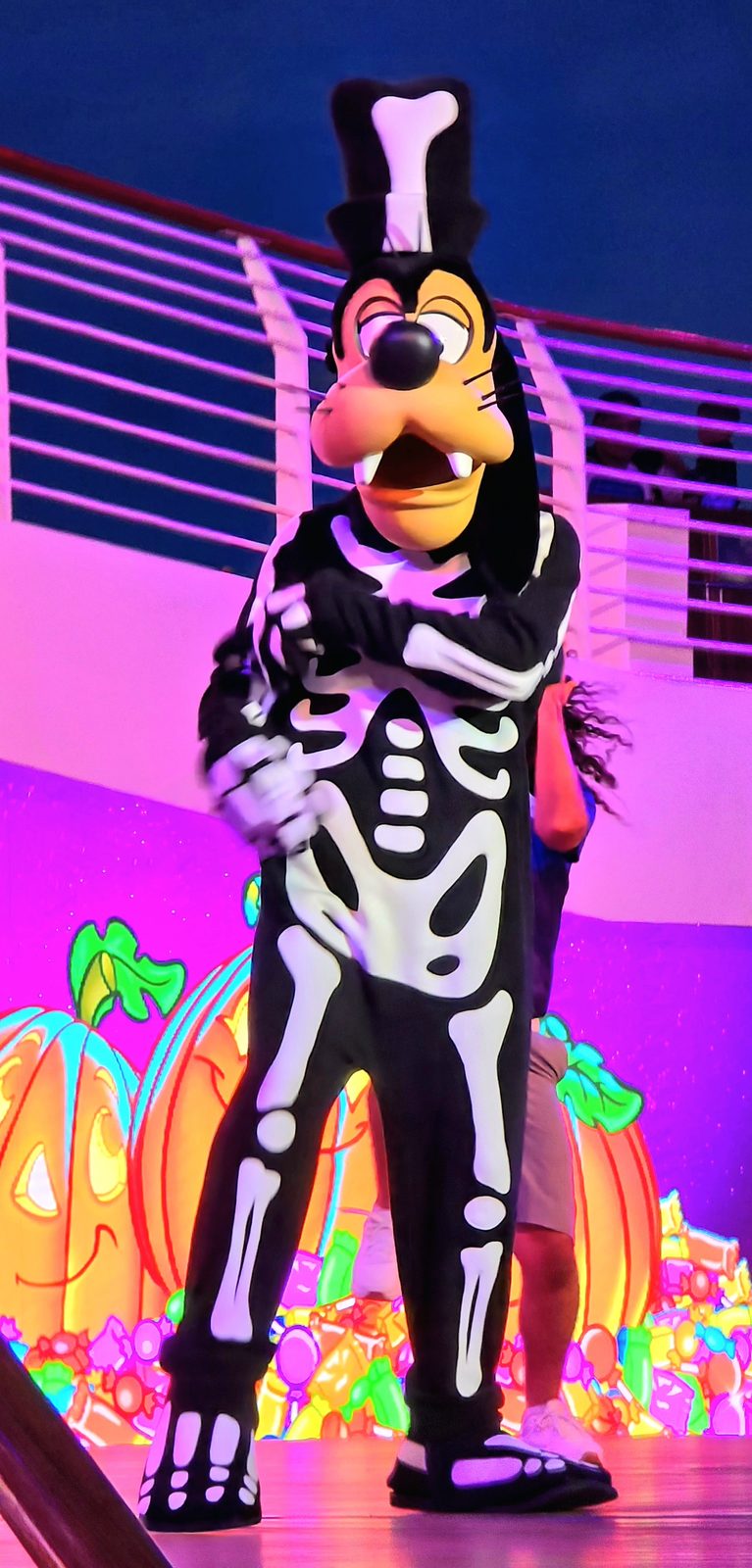 Goofy in his skeleton costume at Mickey's Mouse-Querade Party