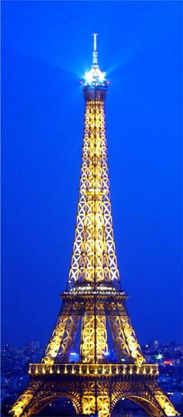 The Eiffel Tower glittering at night