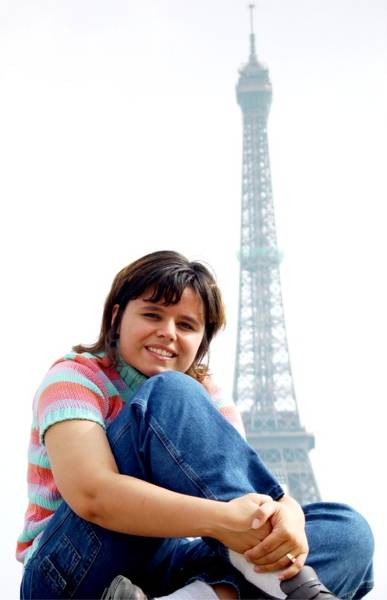 Kathy in front of the Eiffel Tower
