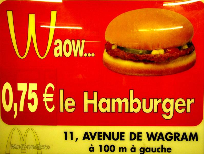 A 0.75 euro hamburger sign on Avenue de Wagram