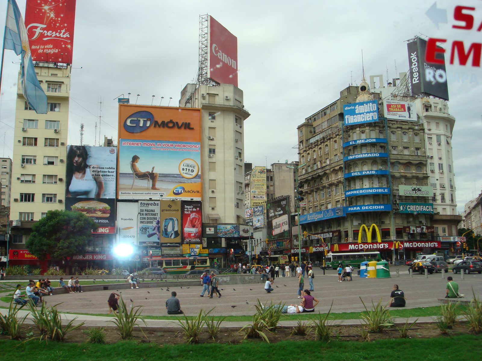 The Obelisco rising over its plaza