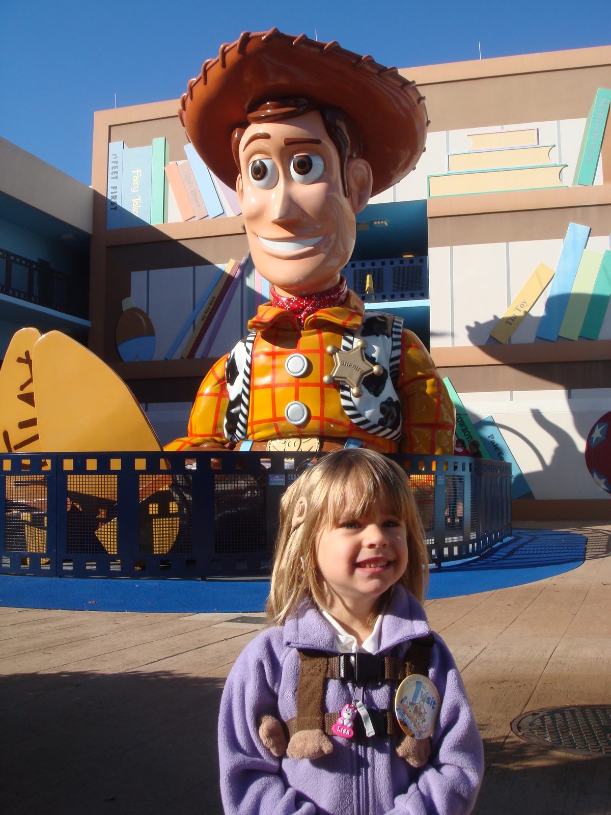 Lisa with the giant Woody statue