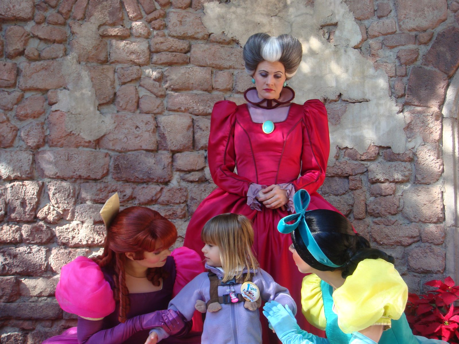 Lisa meets Lady Tremaine and the stepsisters