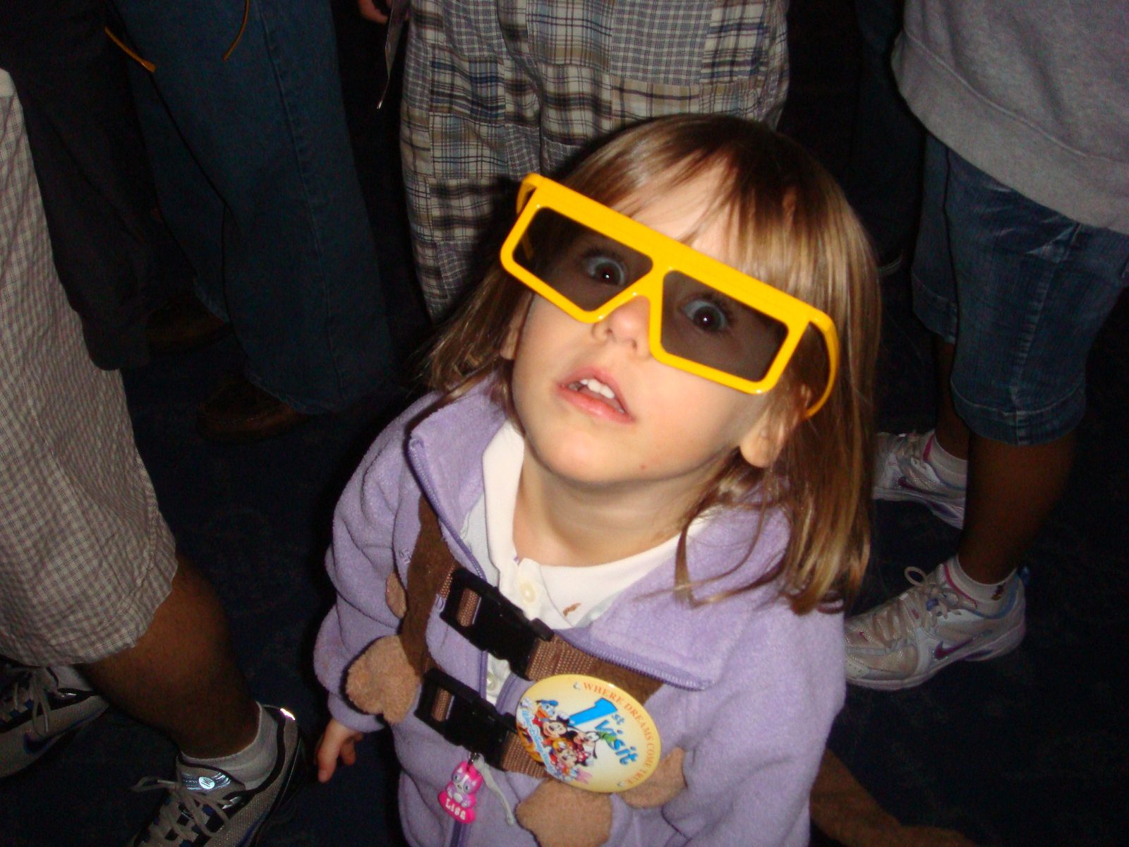 Lisa watching a 3D show