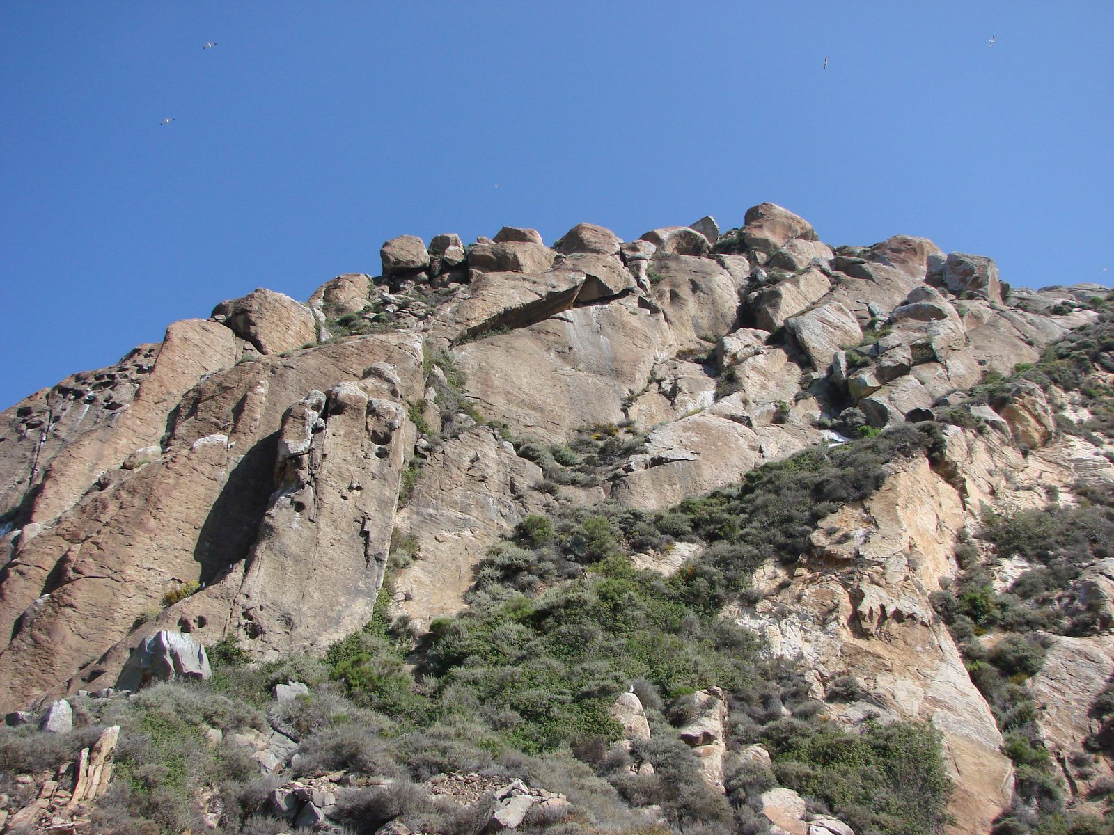 More of the rocky coast at Morro Bay