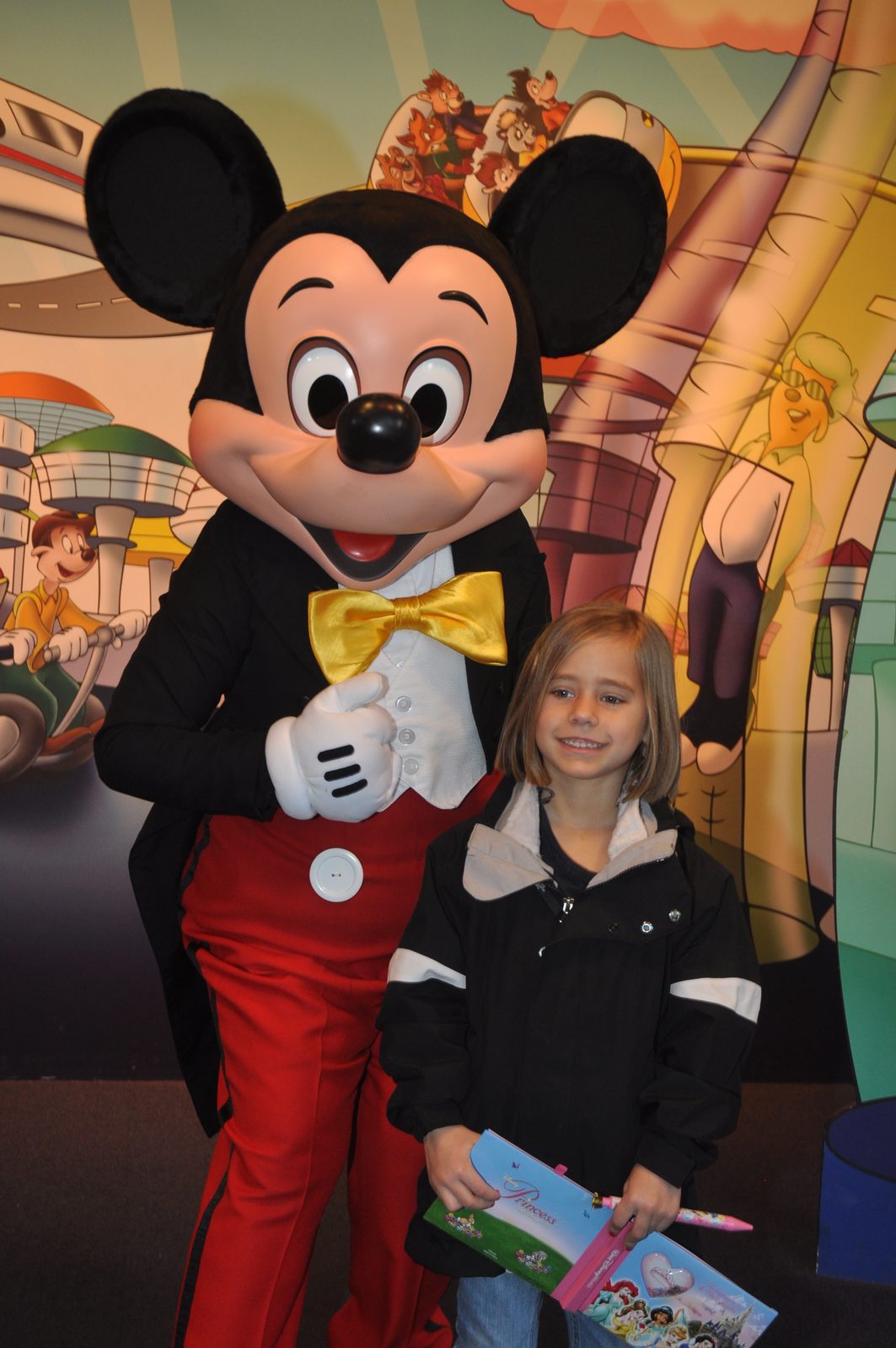 Lisa meets Mickey Mouse