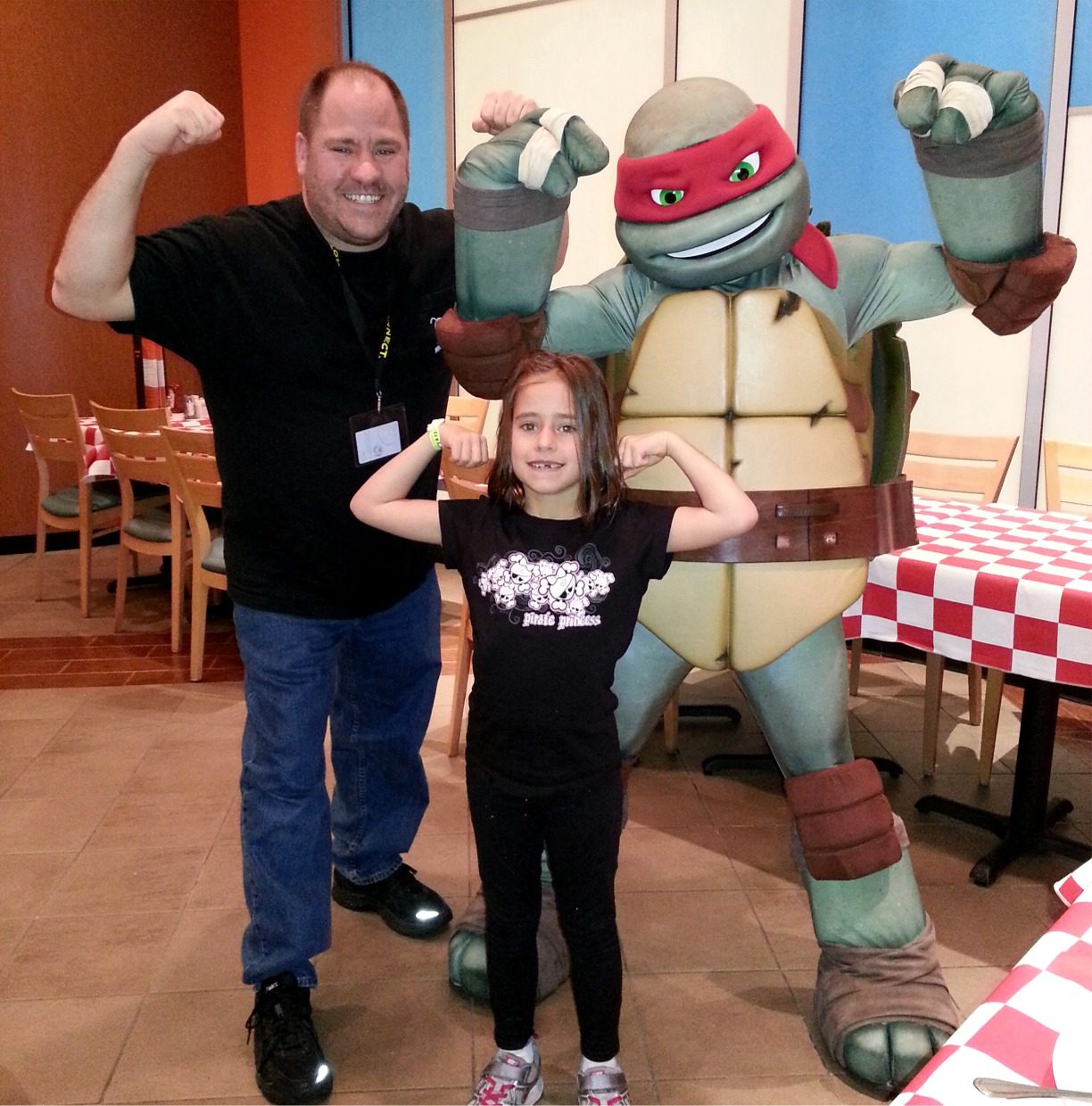 Michael, Lisa and Raphael flexing at the resort