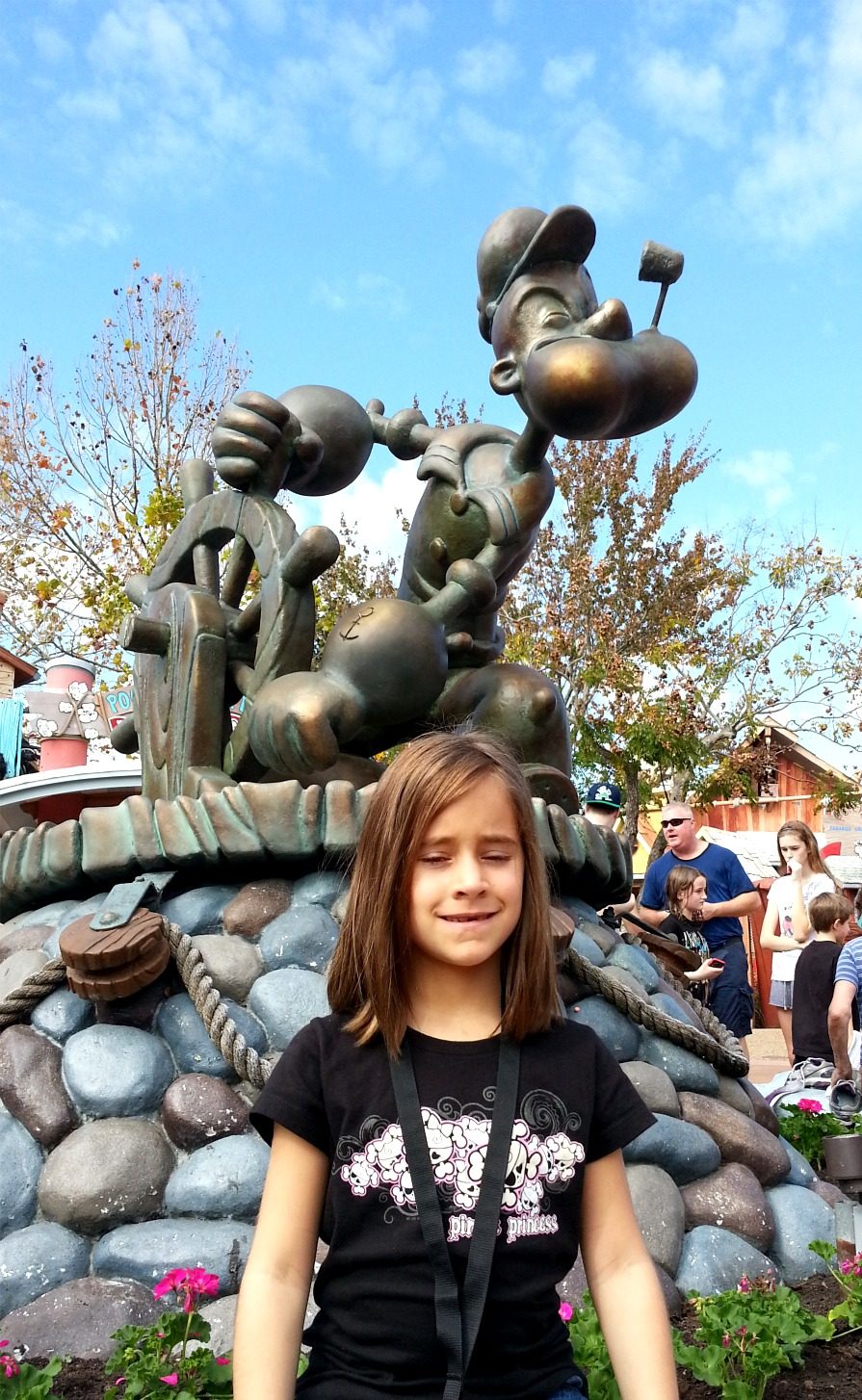 Lisa in front of the Betty Boop statue