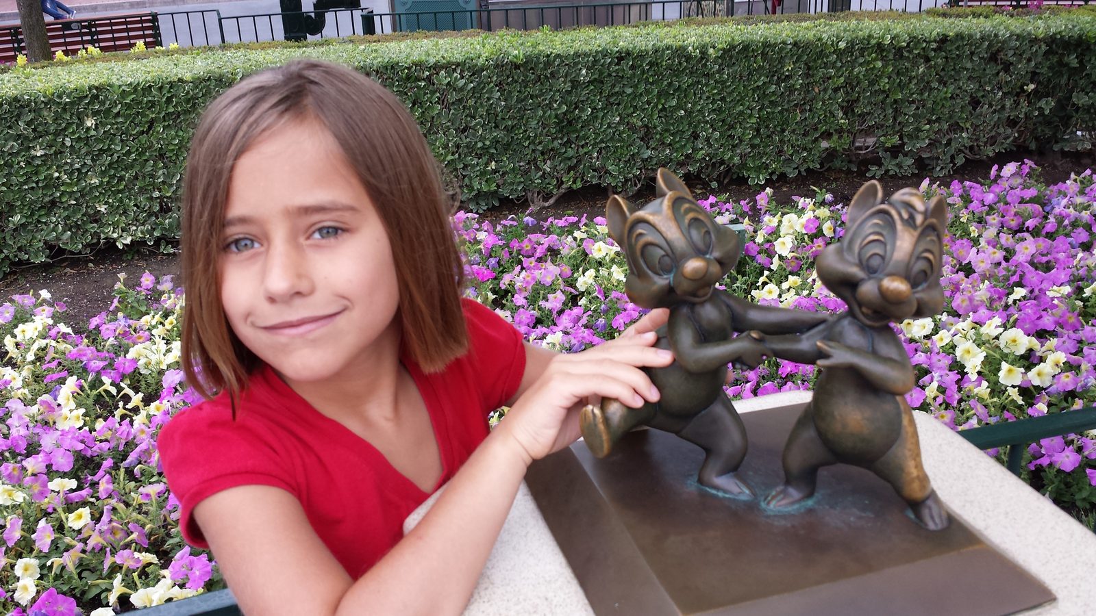 Lisa at the Chip 'n Dale fountain