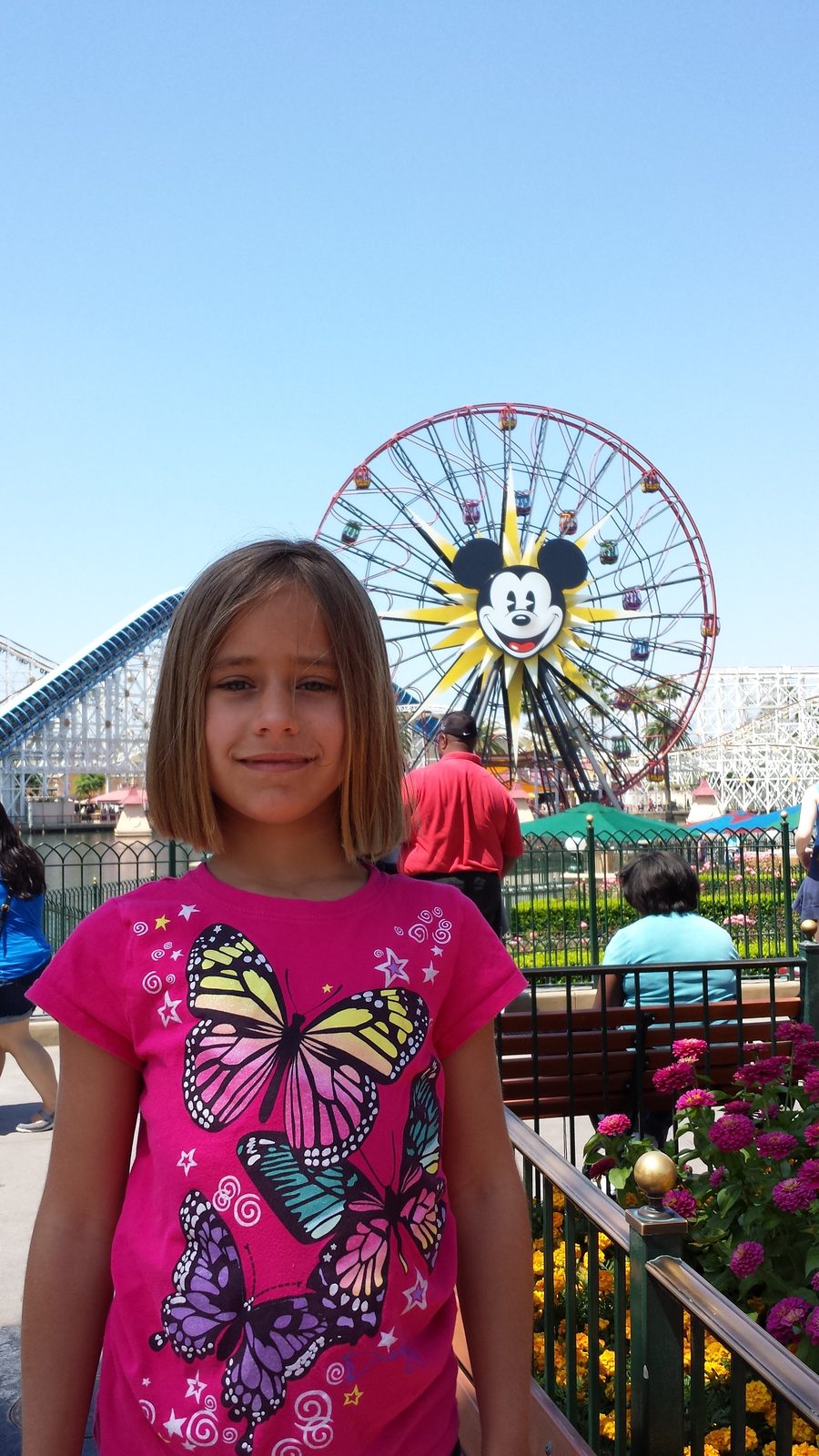 Lisa in front of Mickey's Fun Wheel