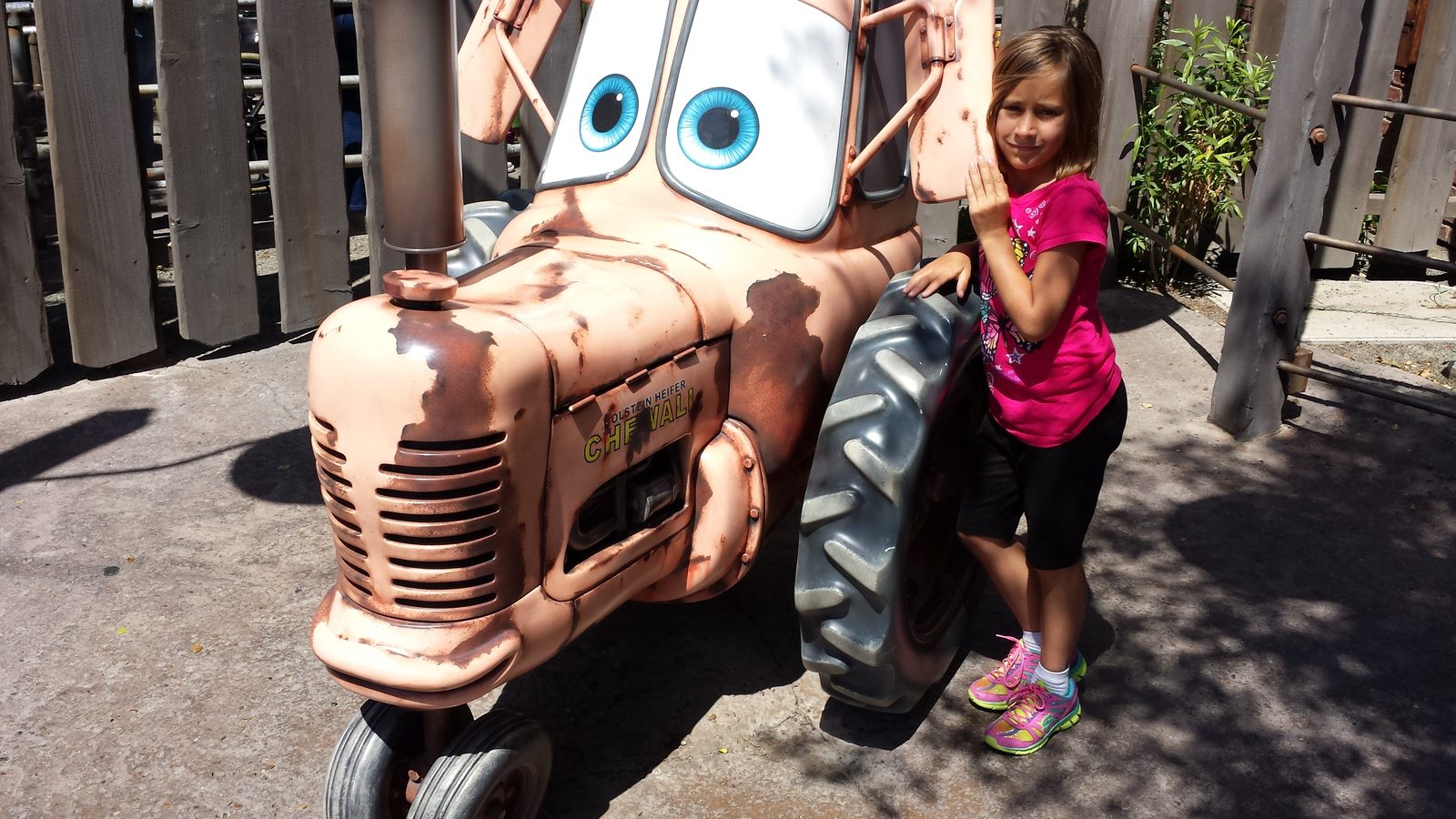Lisa meets Mater in Cars Land