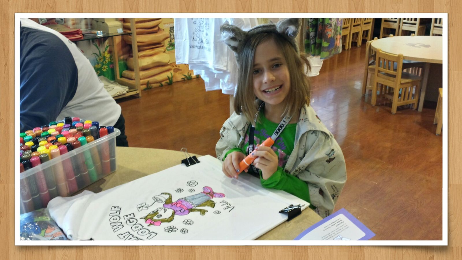 Lisa coloring her shirt at Great Wolf Lodge