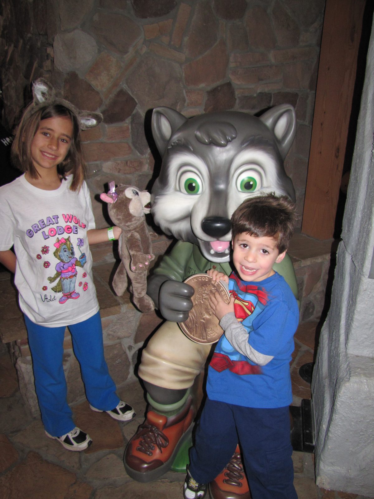 Lisa and Thomas meet the wolf character again
