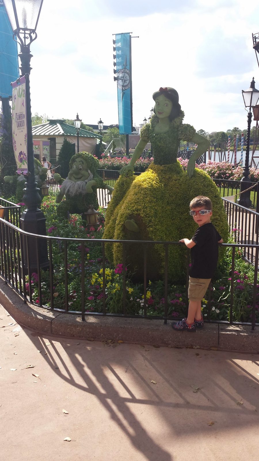 Snow White topiary at the Epcot flower festival