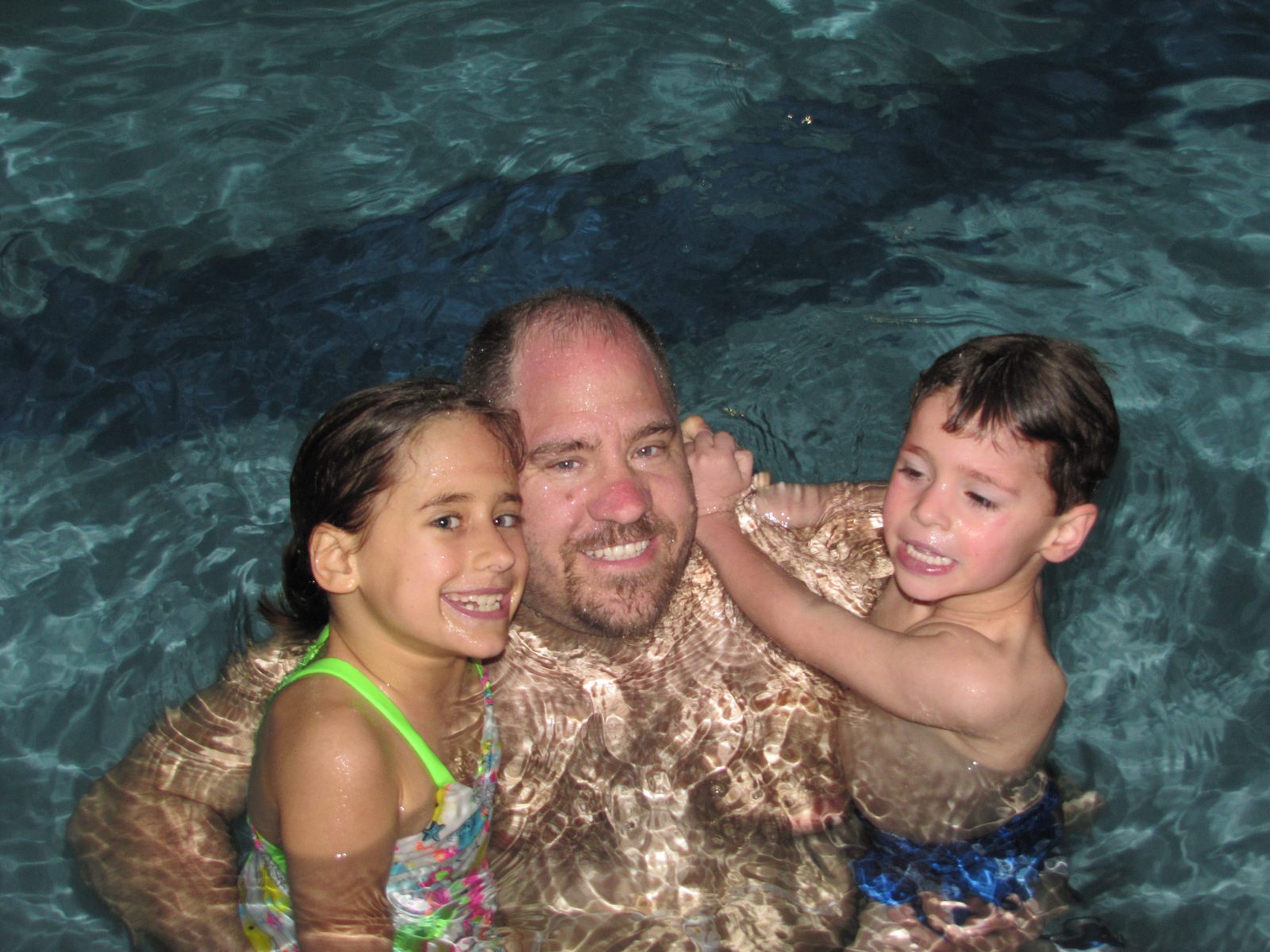Lisa, Thomas and me in the pool