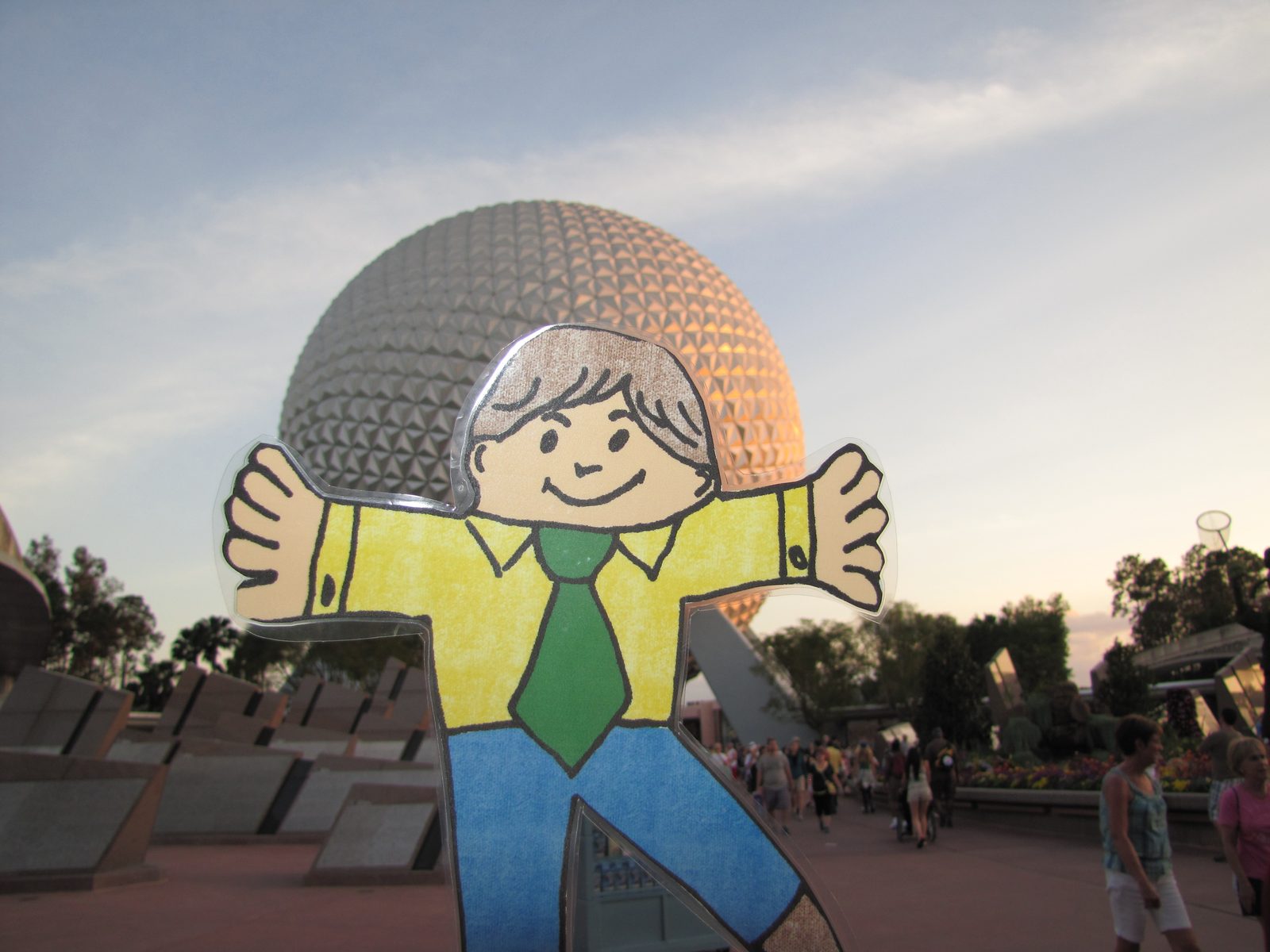 Flat Stanley at Spaceship Earth