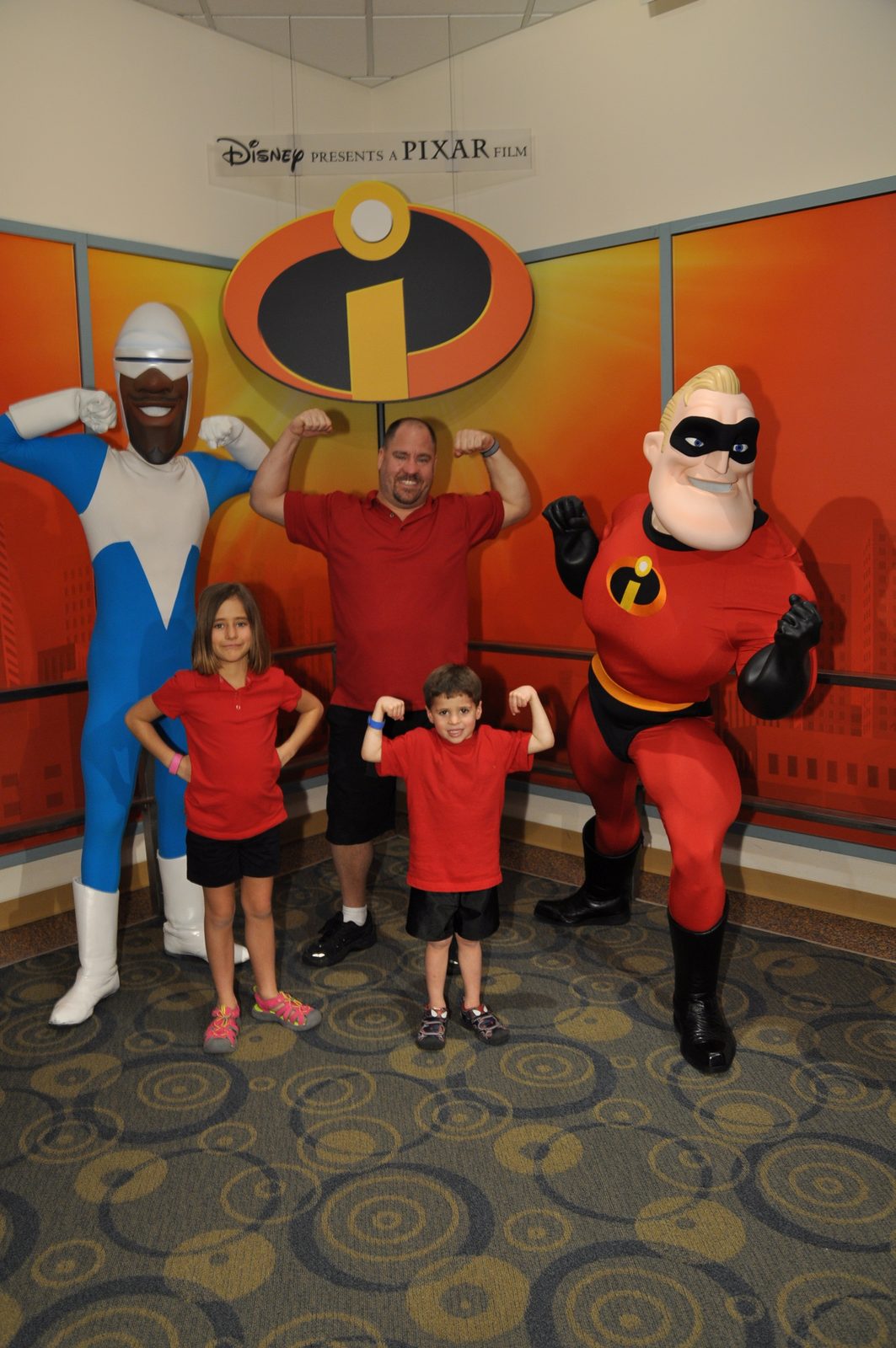 Meeting Mr. Incredible and Frozone as a family