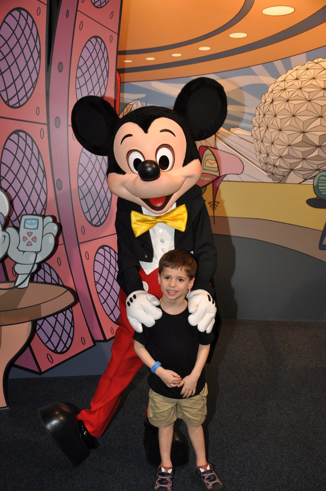 Thomas meets Mickey Mouse