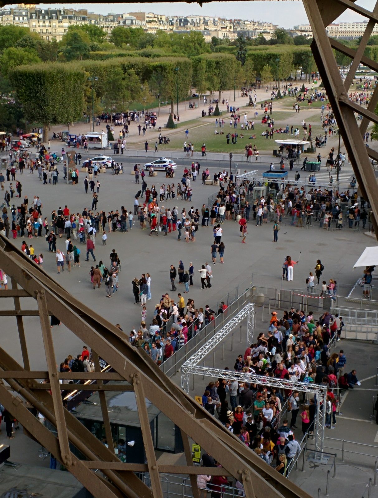 A lot of people in line