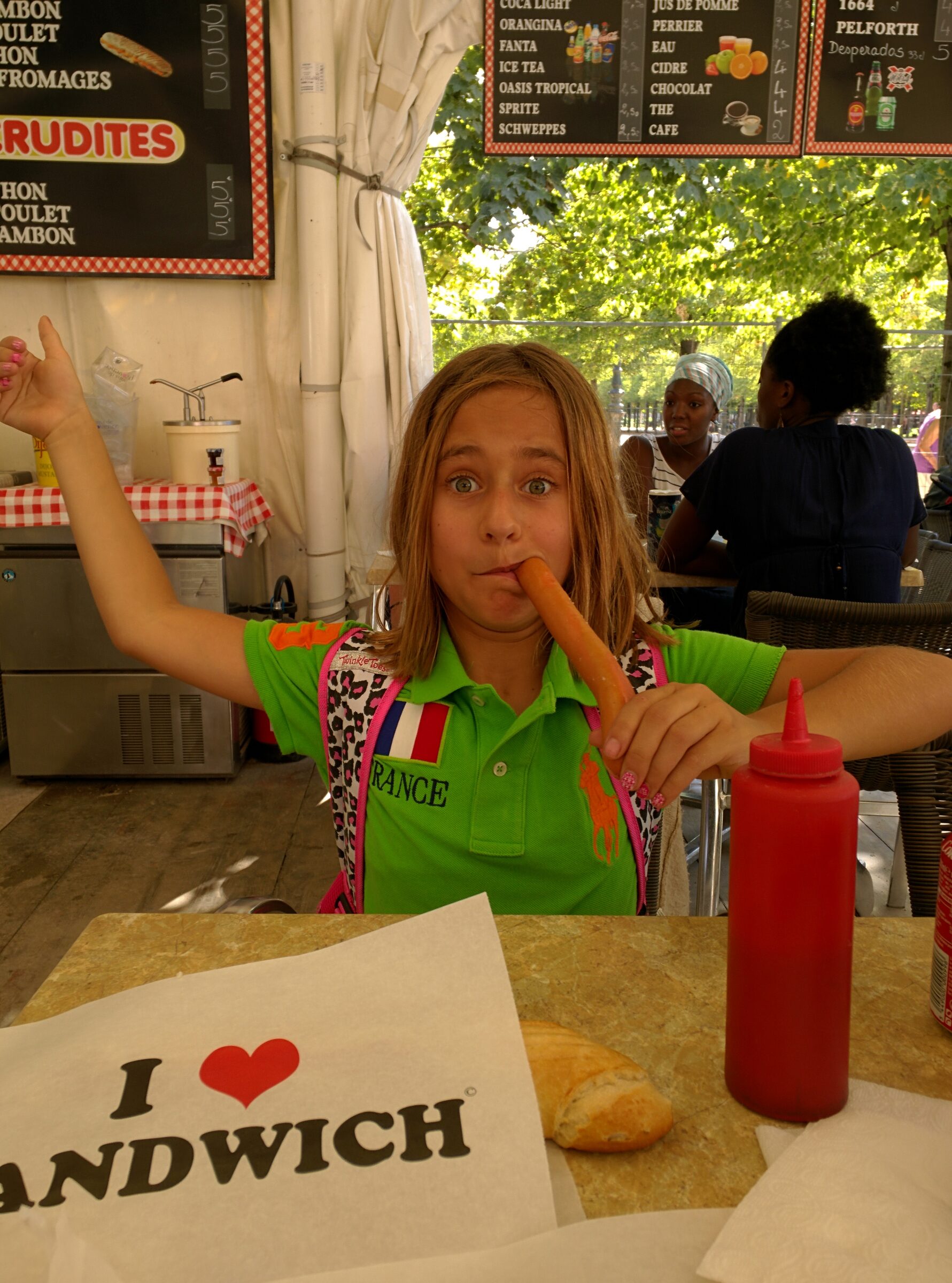 Lisa's lunch at a cafe in the Tuileries