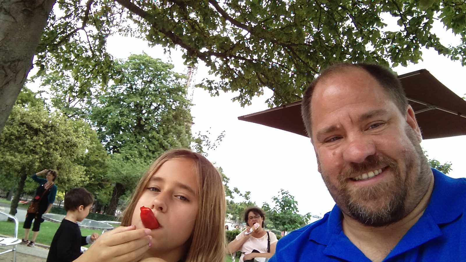 A strawberry snack with Lisa near the tower