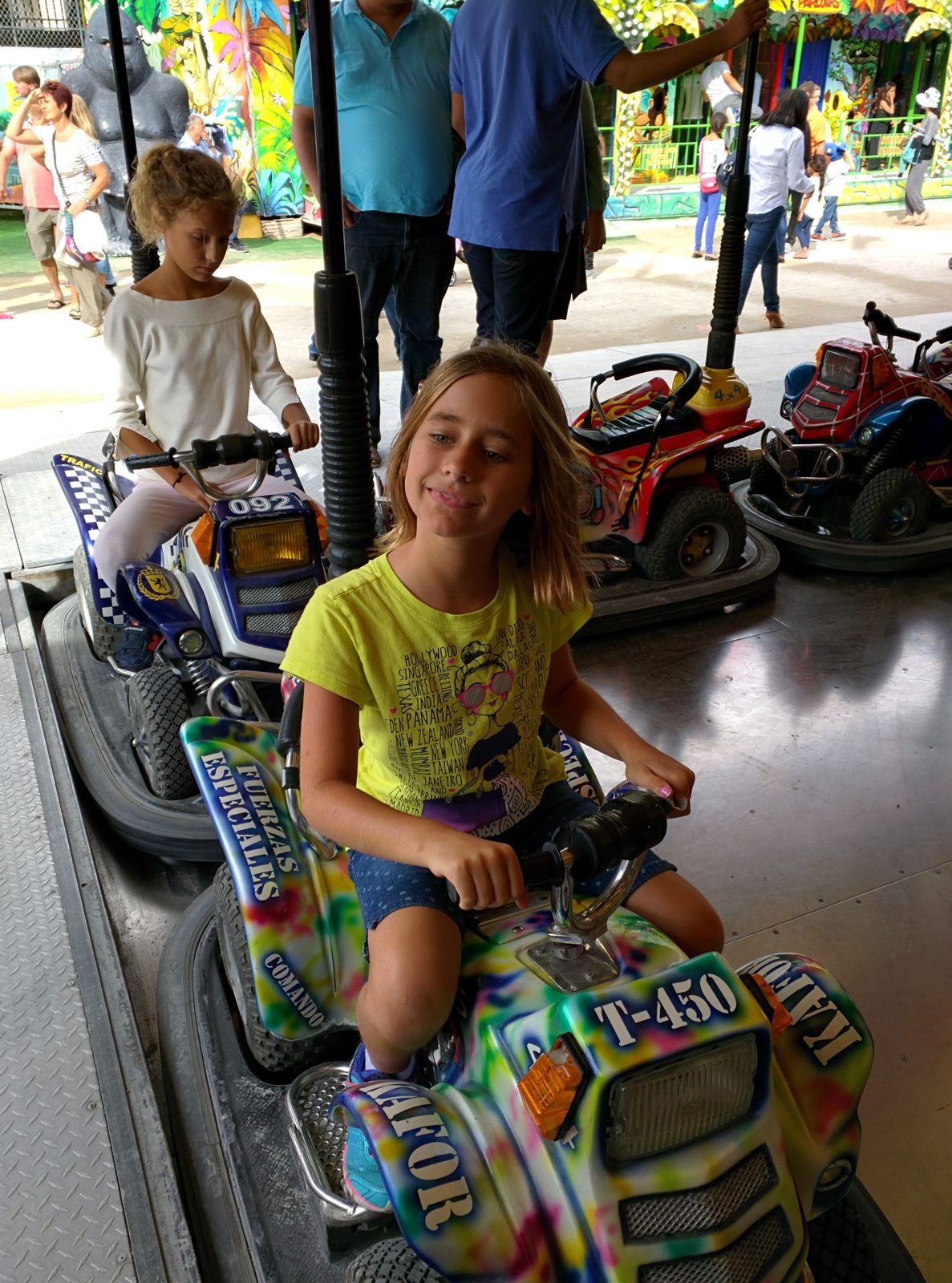 Lisa behind the wheel at the Tuileries fair