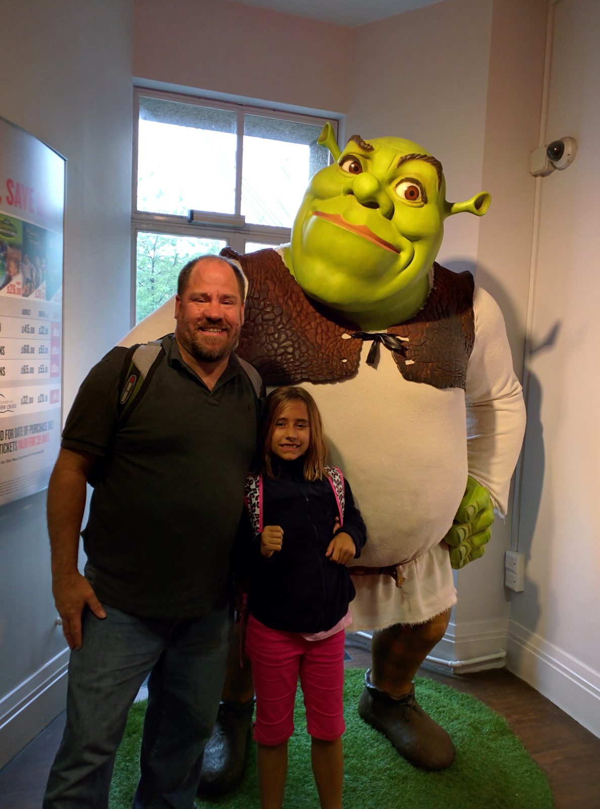 A photo with Shrek near the Eye