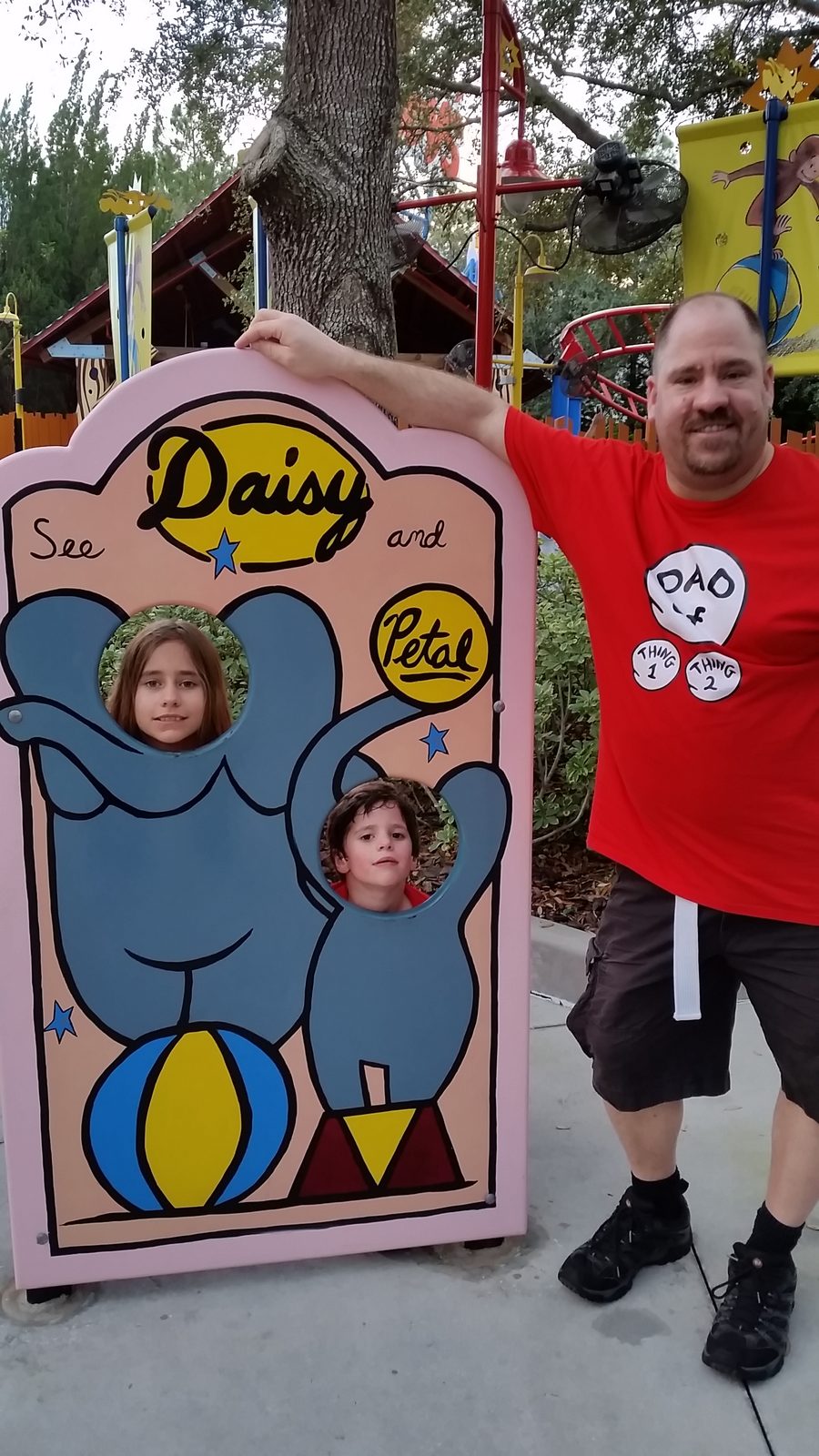 Lisa, Thomas and Michael at the elephant cutout
