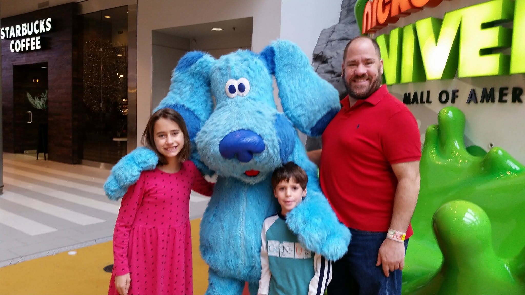 Lisa, Blue, Thomas and Michael at Nickelodeon Universe