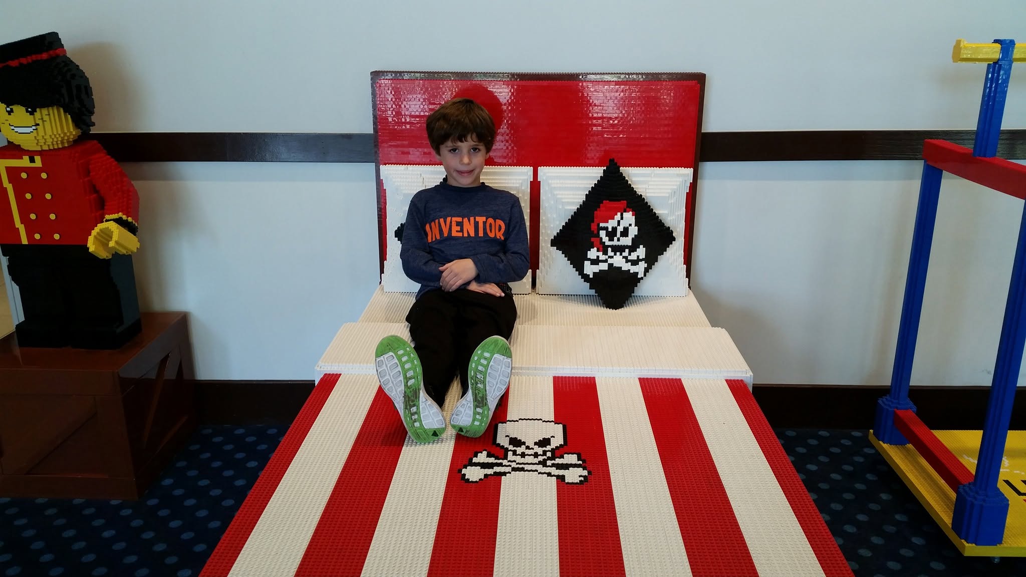 Thomas on the LEGO pirate bed at the Legoland Hotel