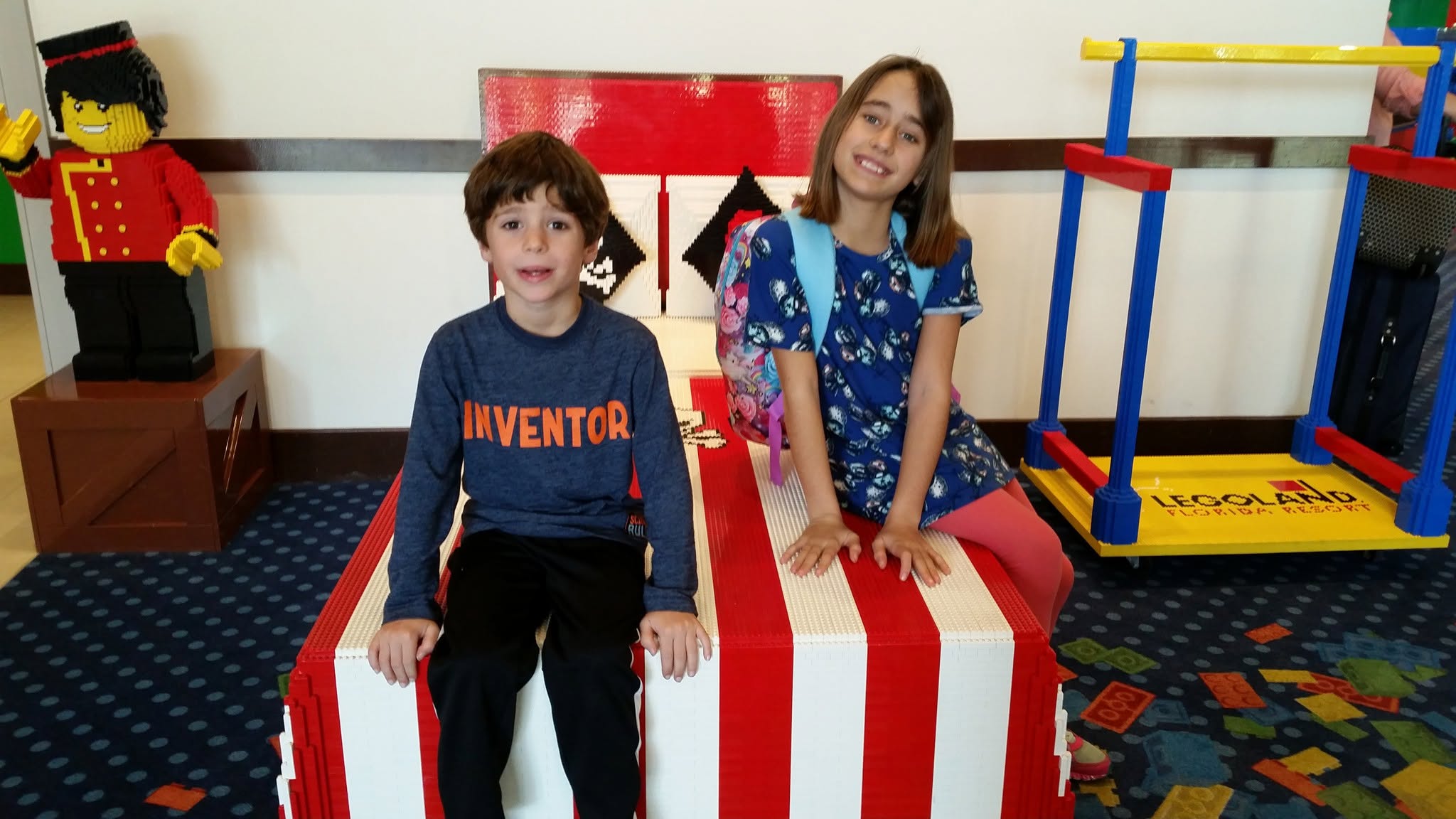 Thomas and Lisa on the LEGO pirate bed at the hotel