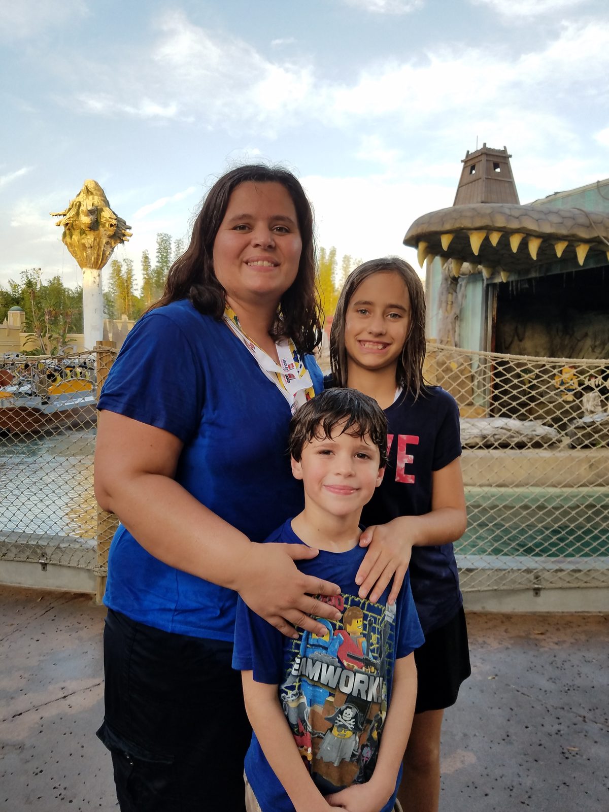 Kathy, Lisa and Thomas by the dragon