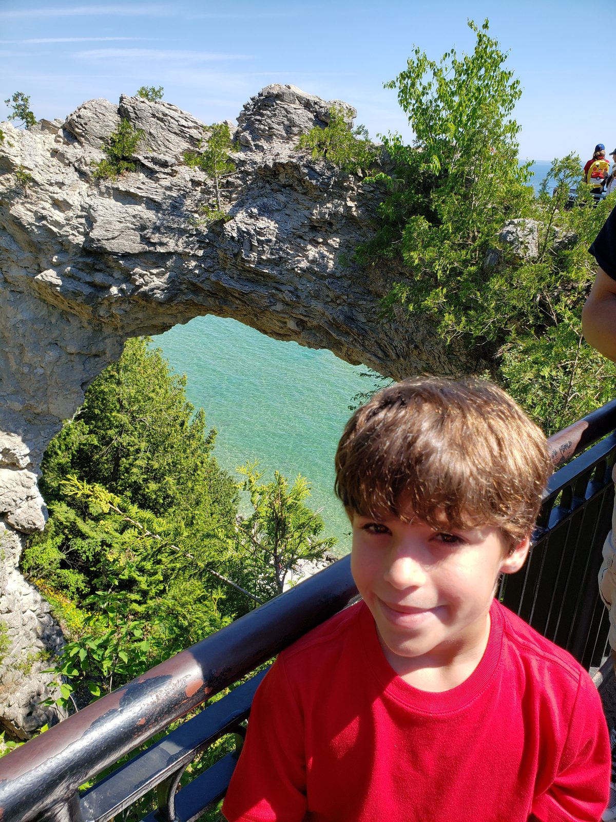 Thomas at the Arch Rock lookout